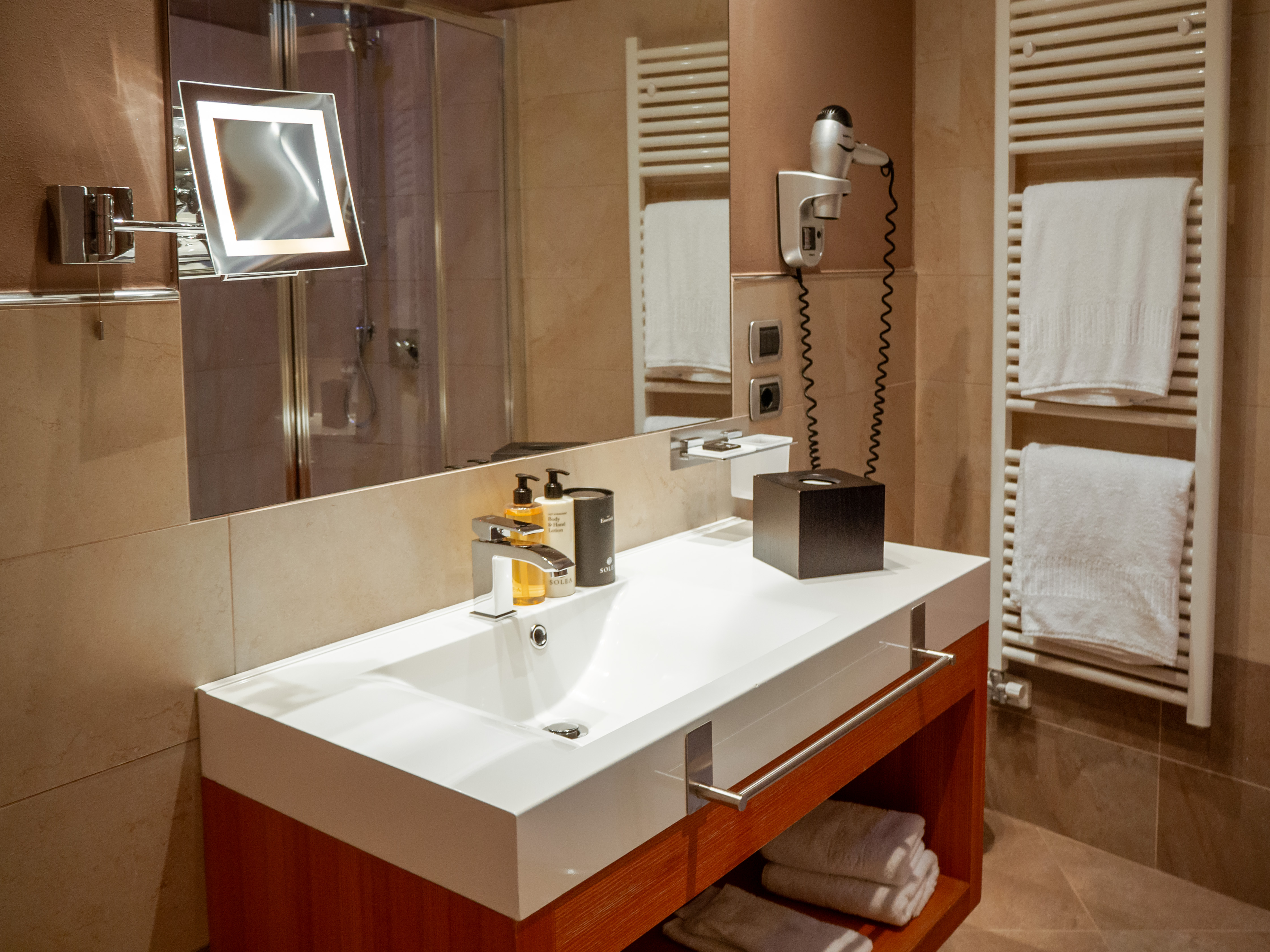 Double Superior King Bed