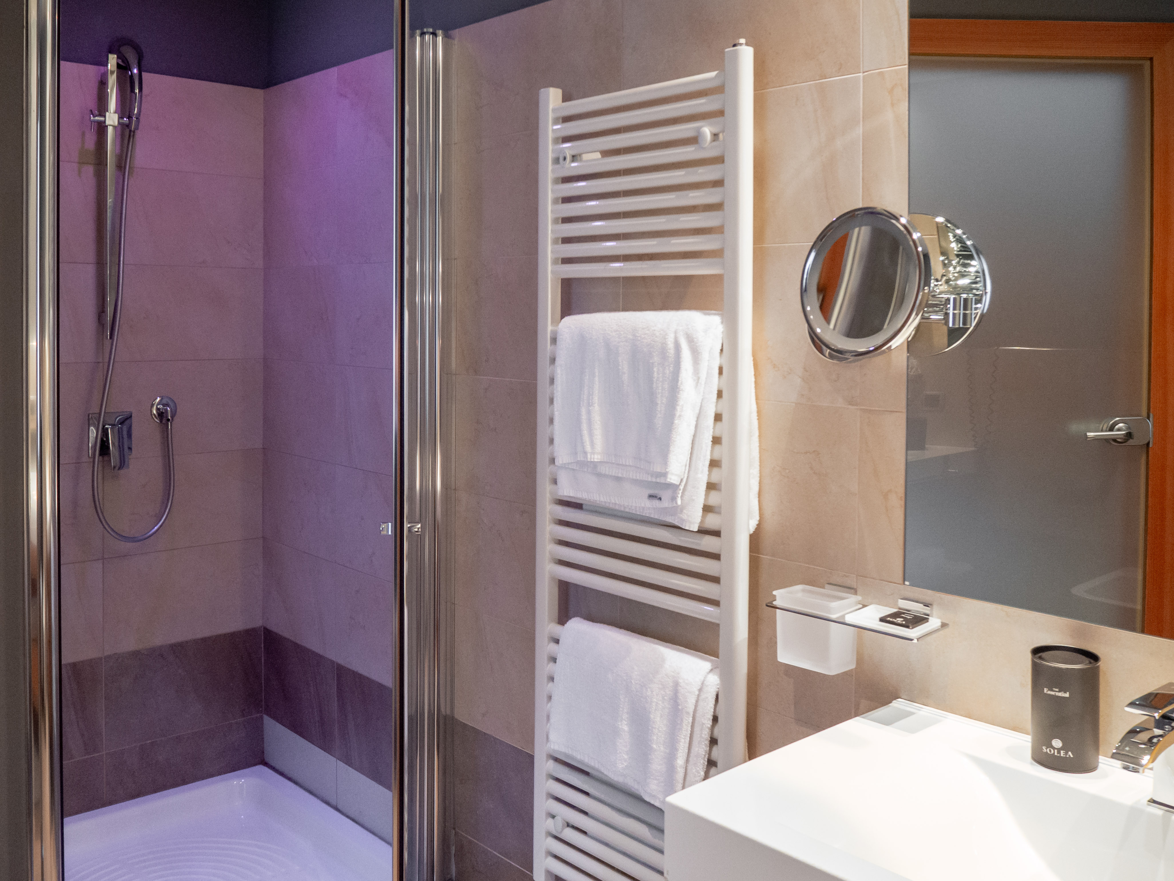 Double Queen Size Bed