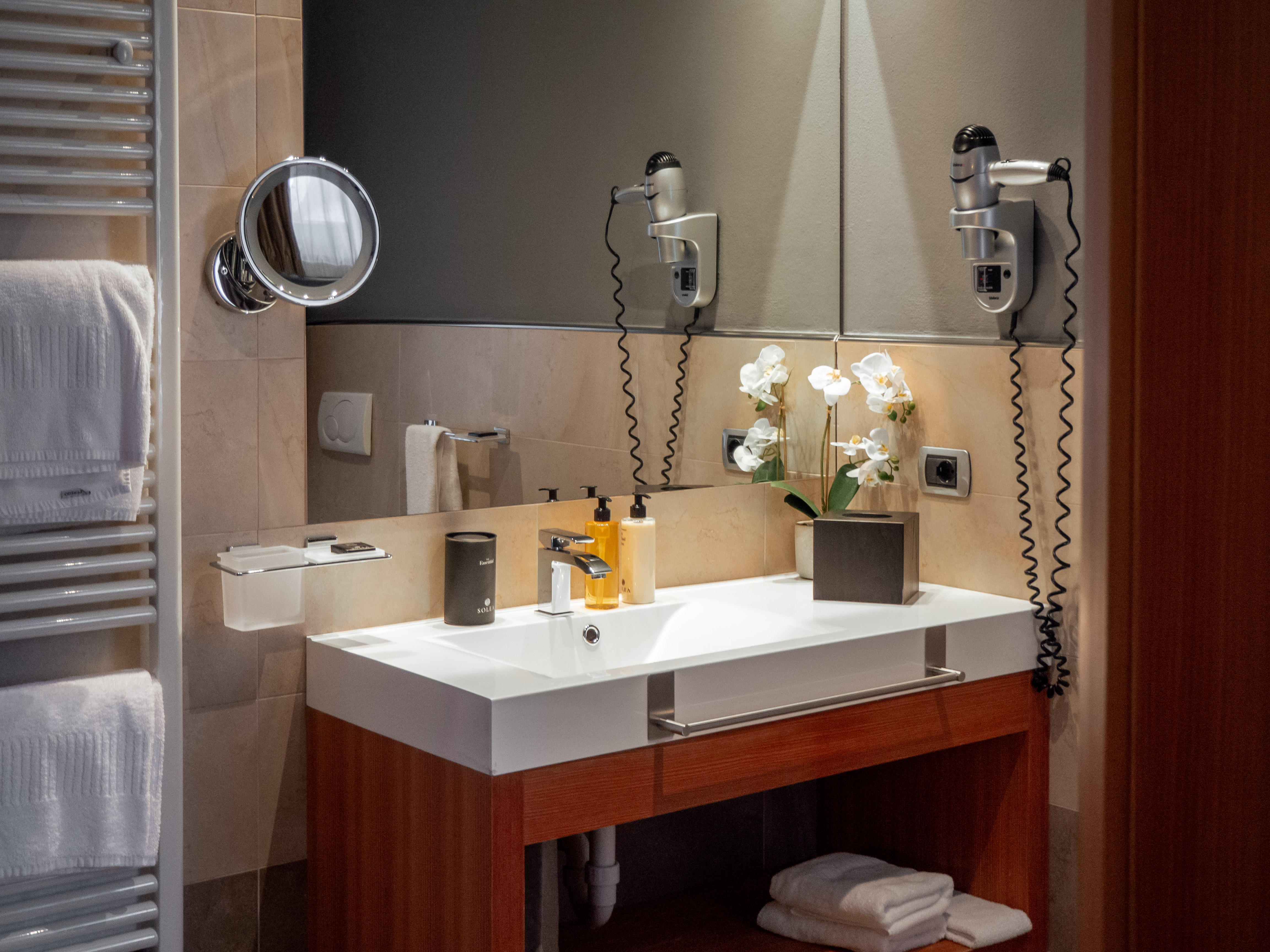 Double Queen Size Bed