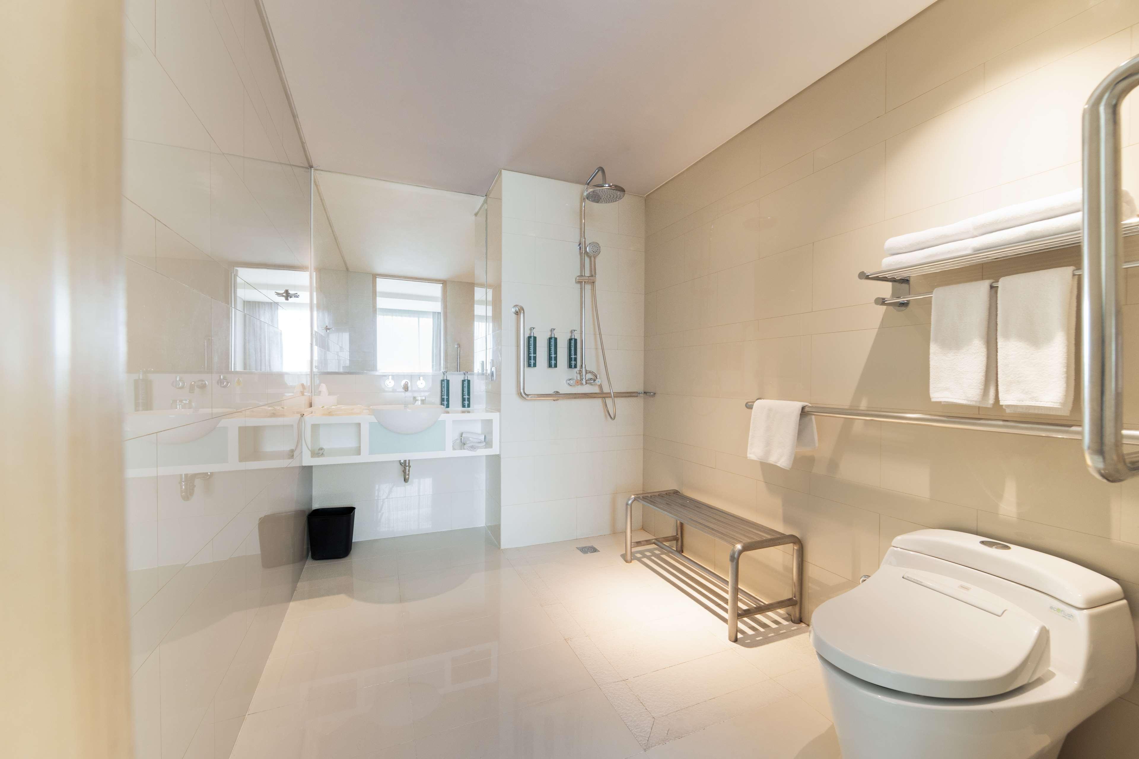 Double Accessible King Size Bed