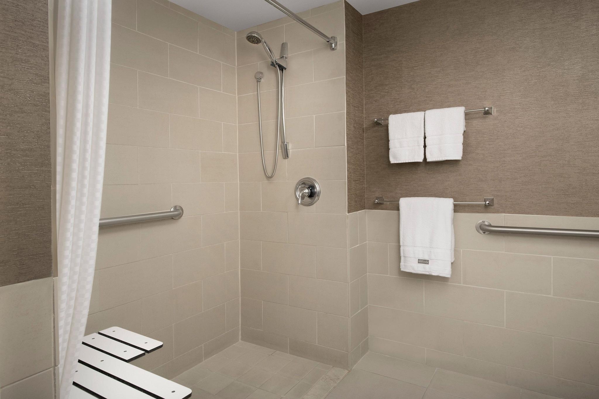 Double King Bed Non Smoking