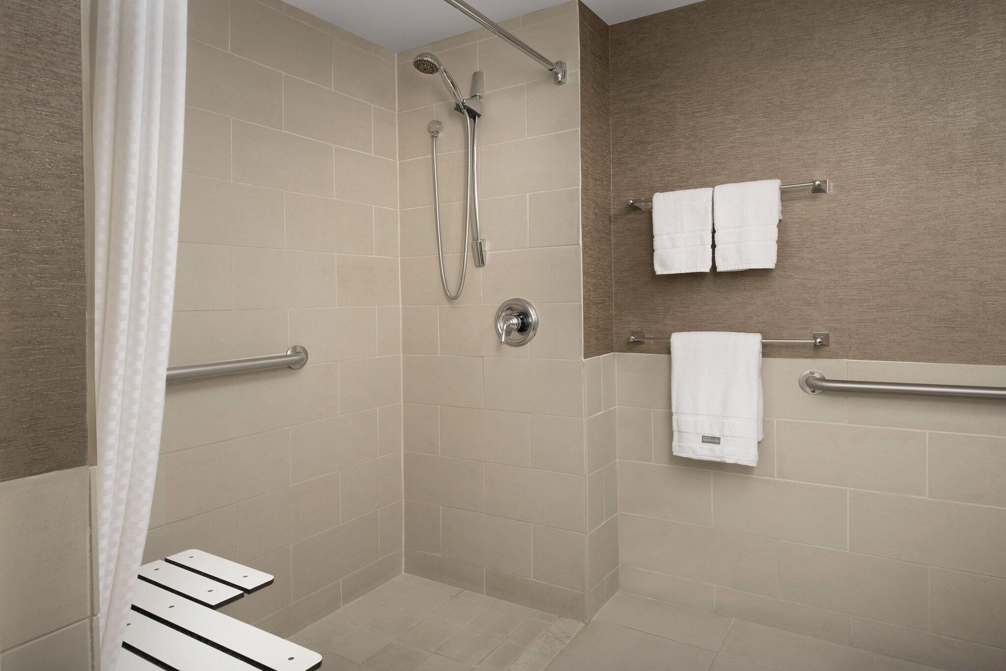 Double King Bed Non Smoking