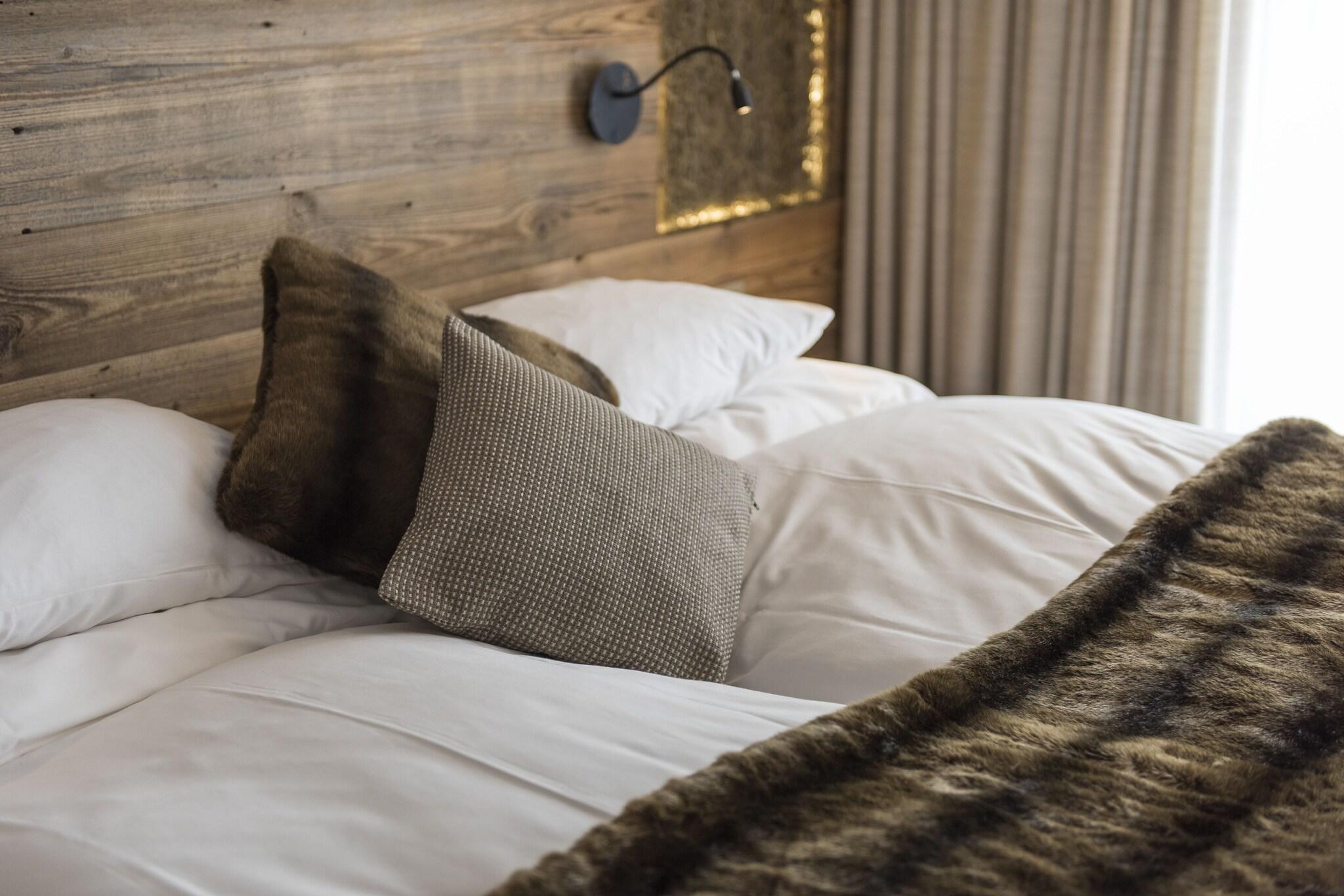 Double Queen Size Bed