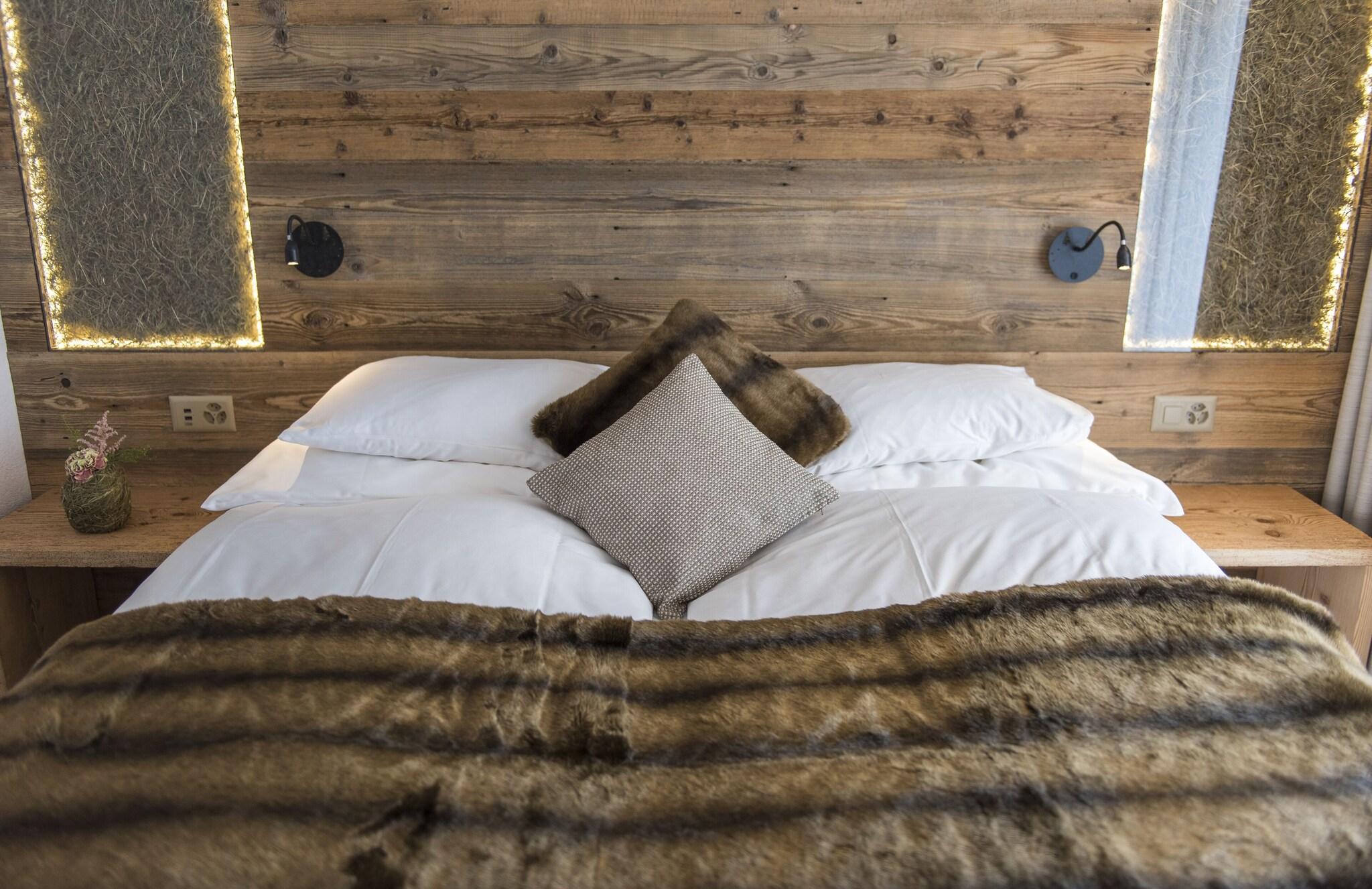 Double Queen Size Bed