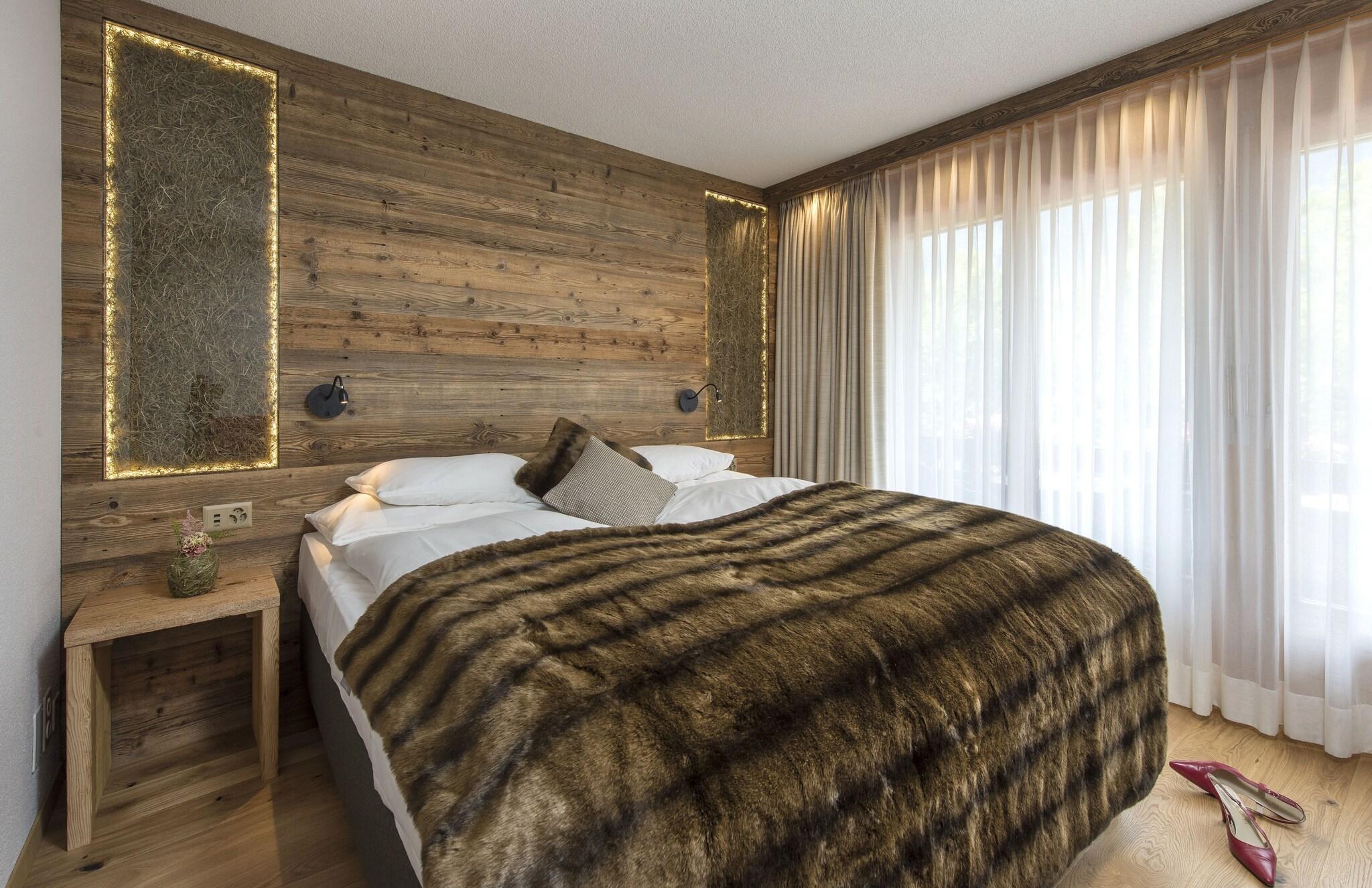 Double Queen Size Bed