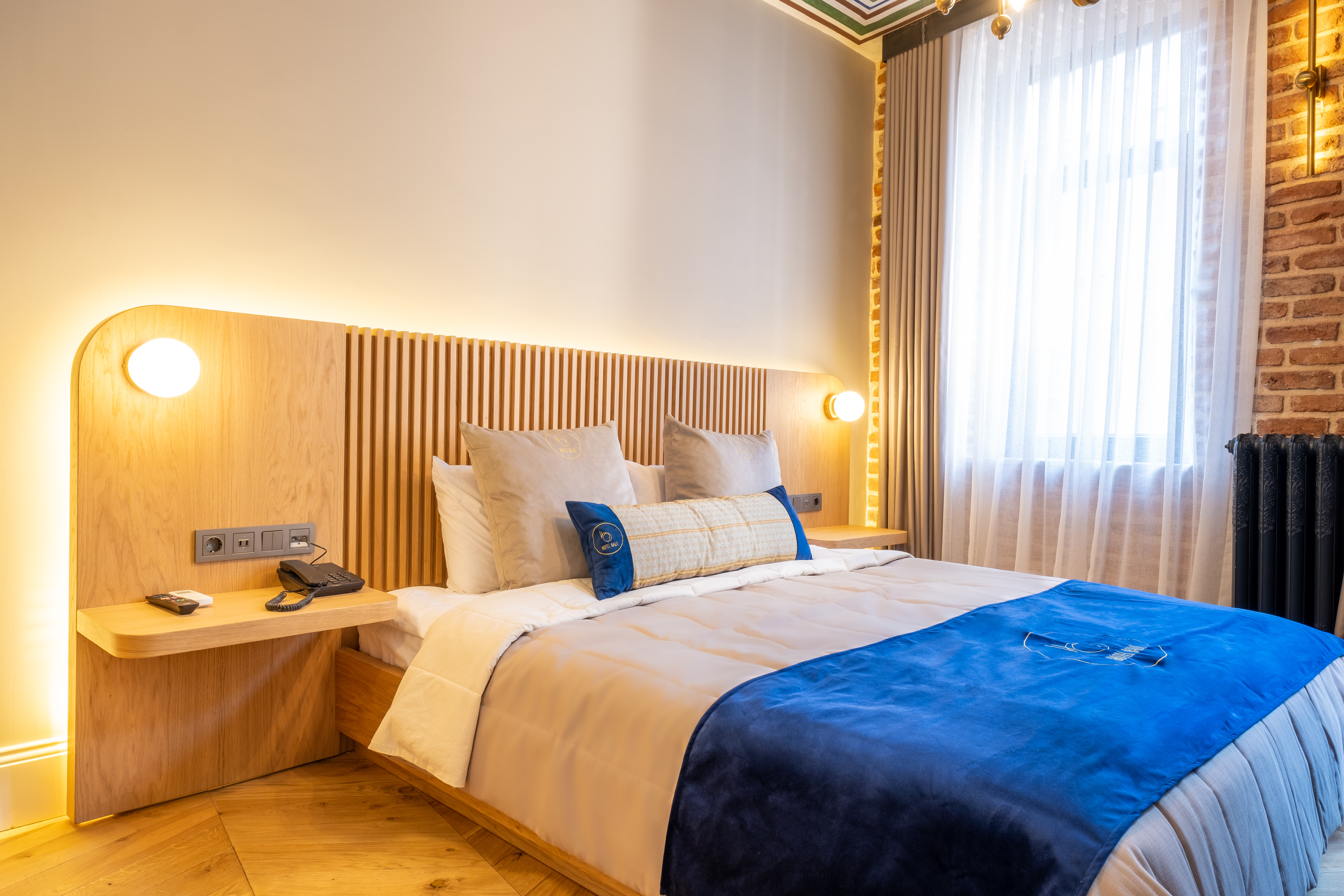 Suite with Balcony with Views