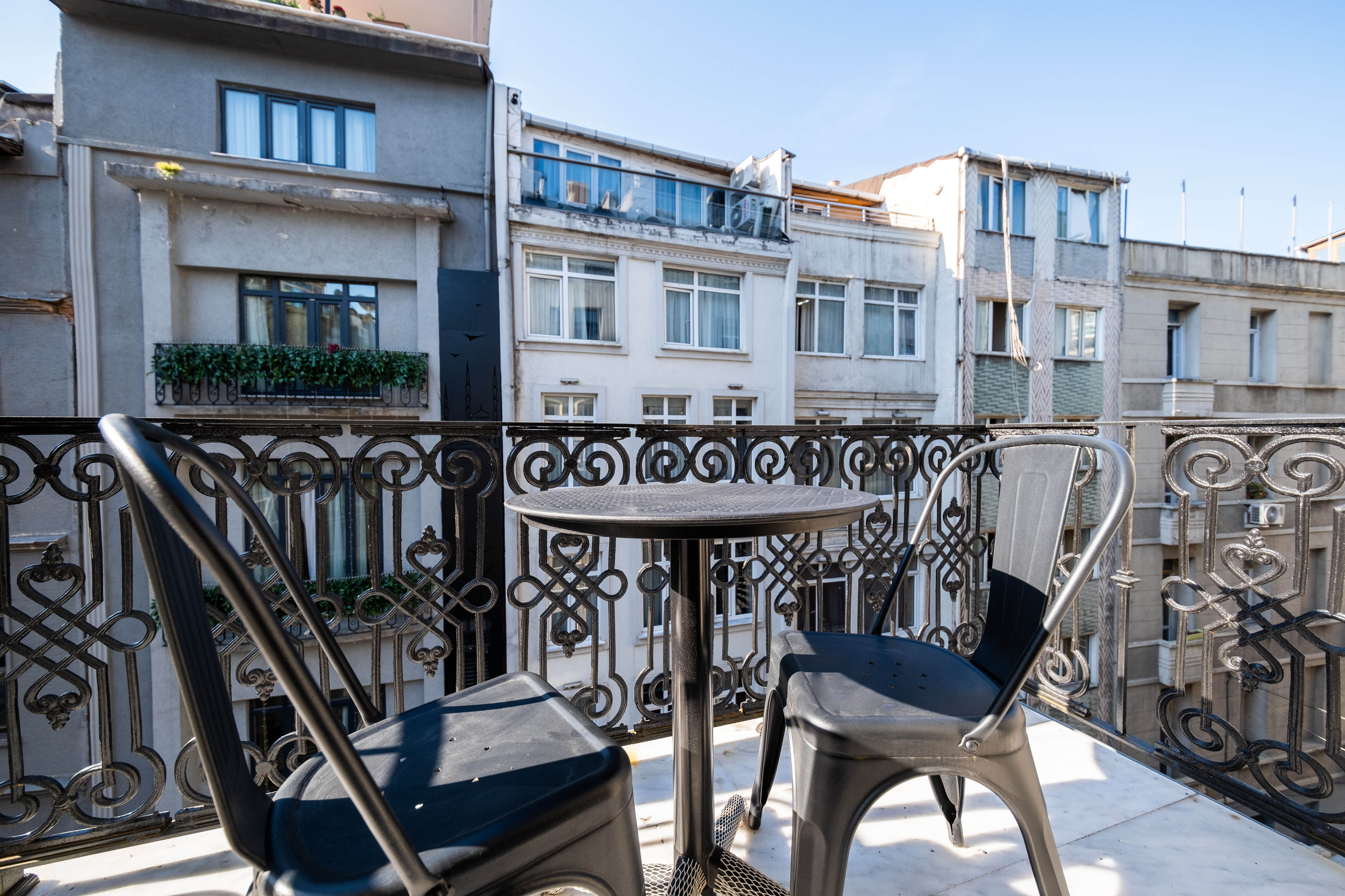 Suite with Balcony with Views