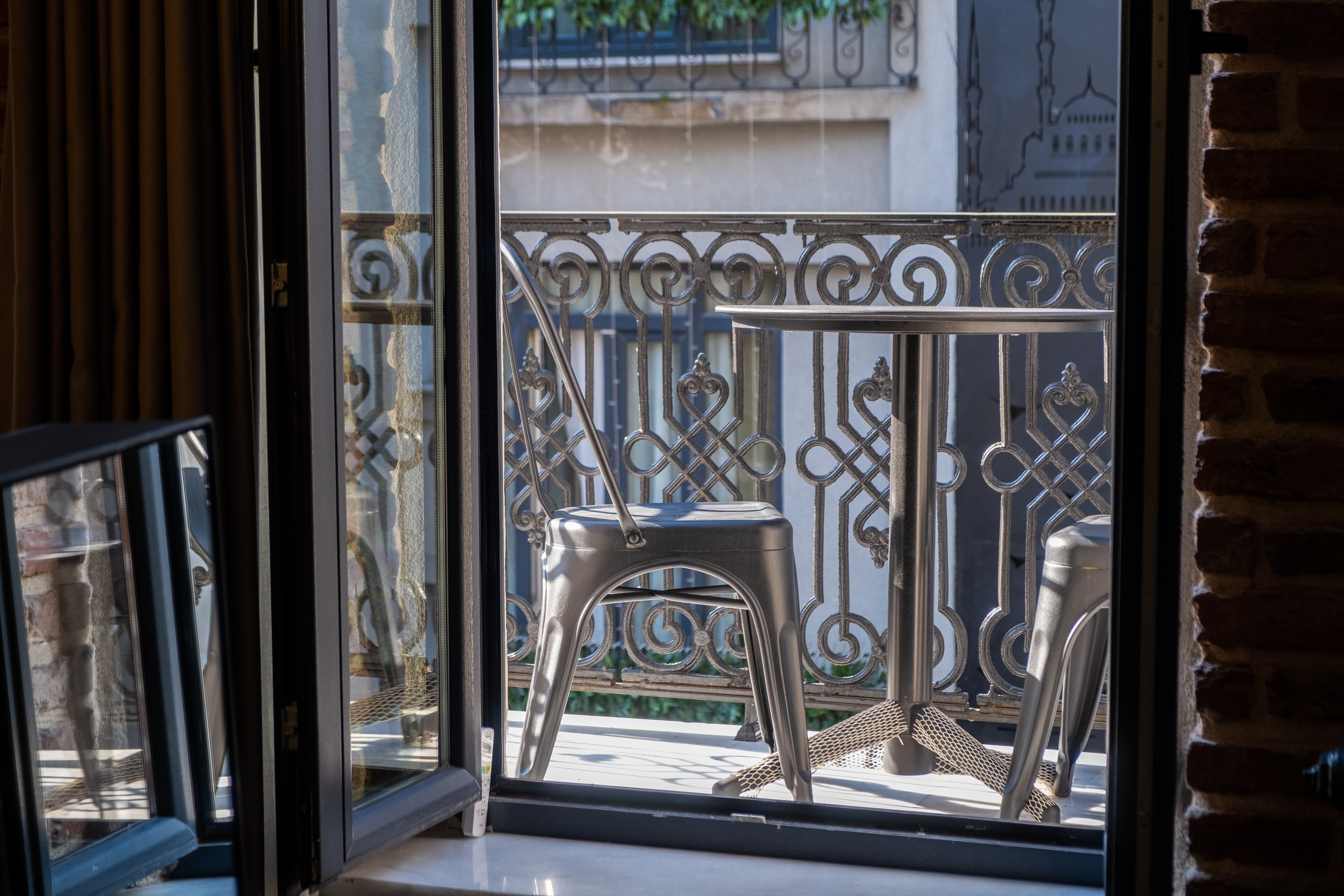 Suite with Balcony with Views