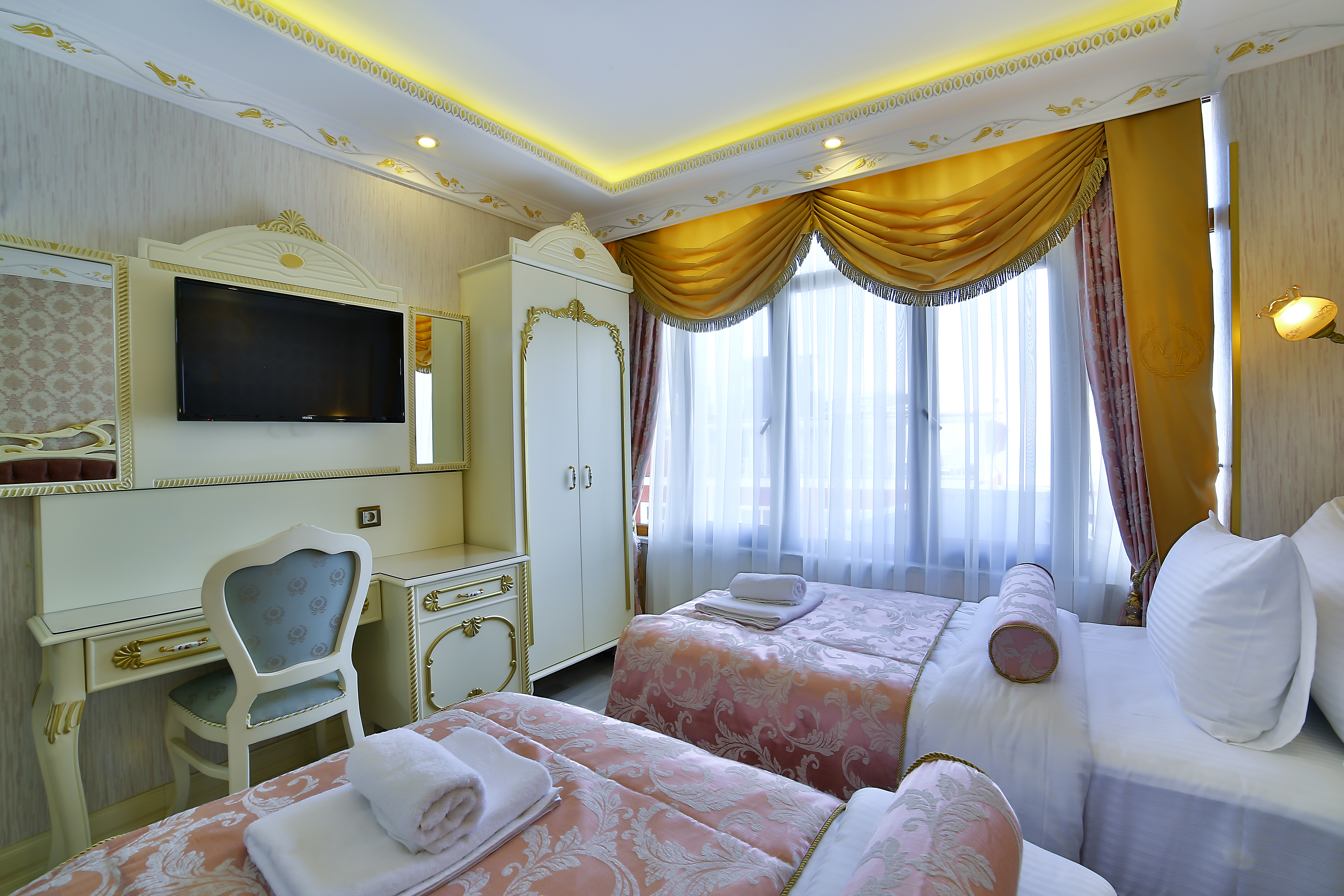 Double or Twin Standard