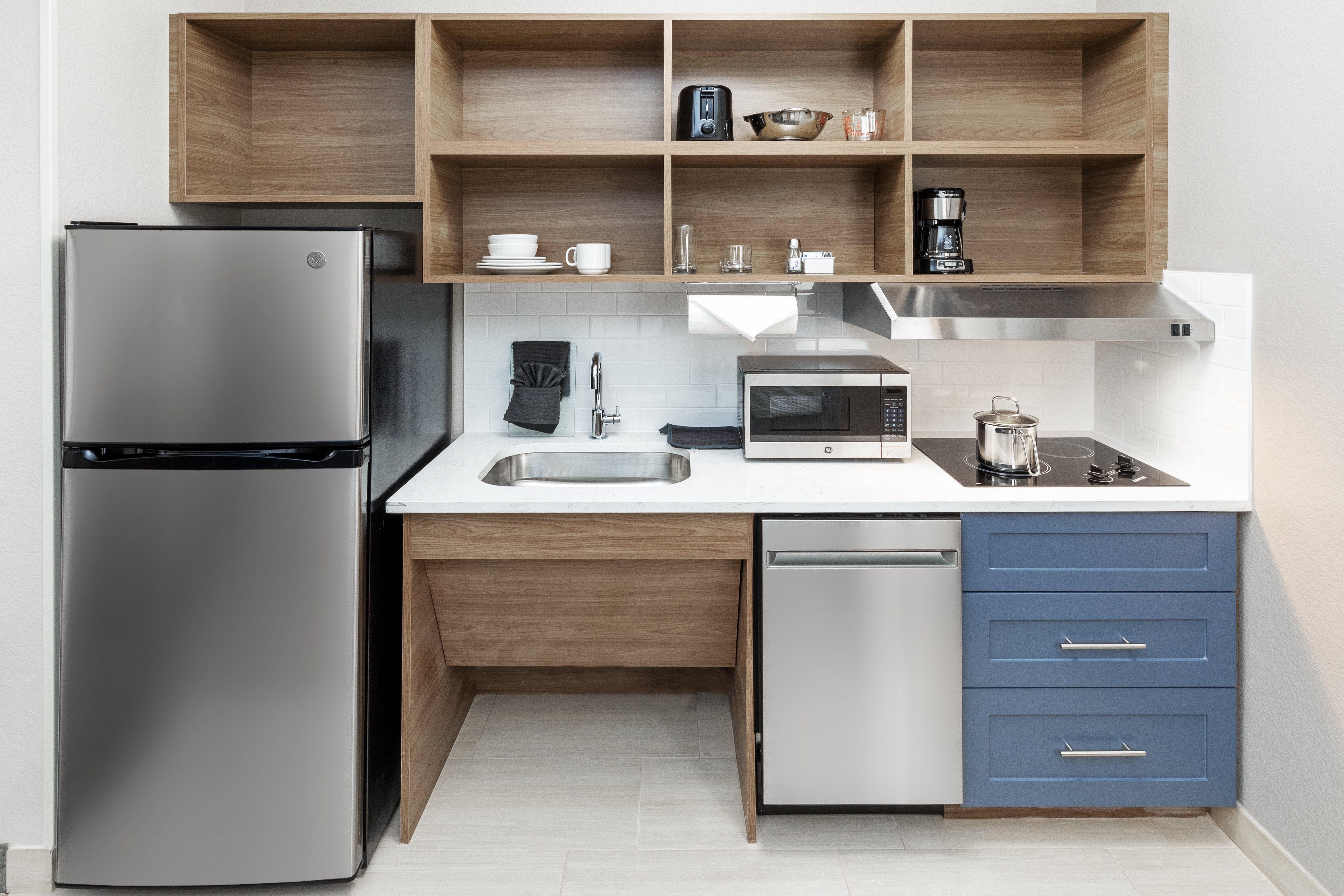 Studio Accessible King Size Bed