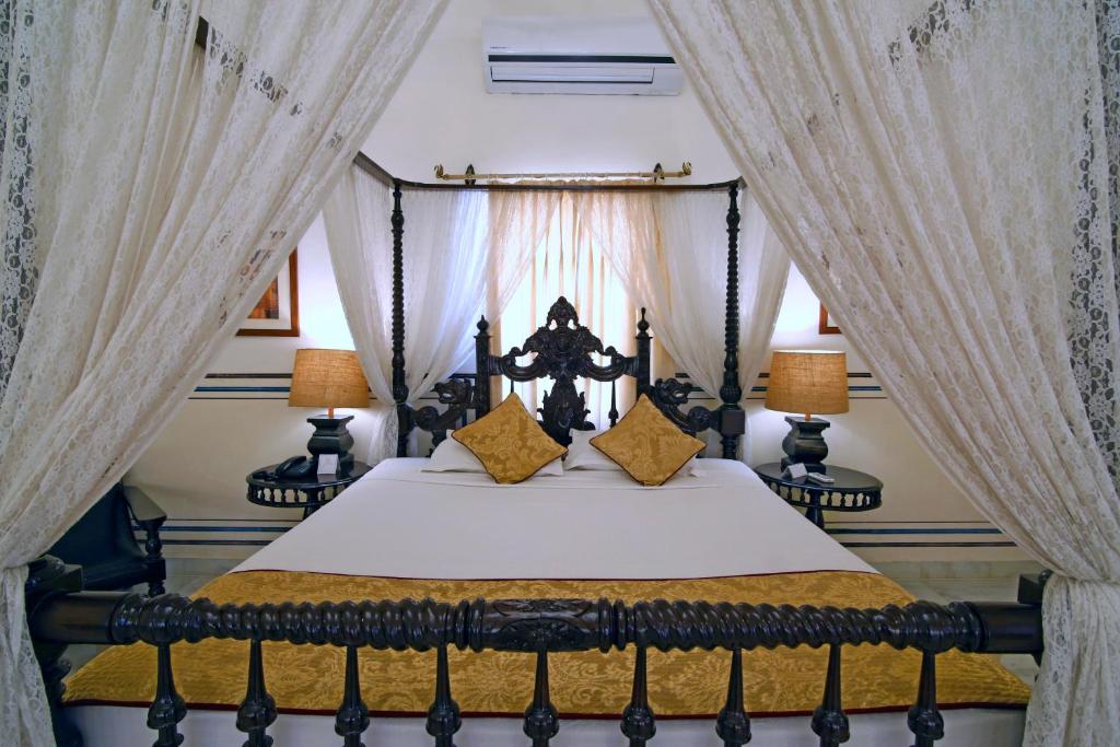 Double or Twin Deluxe