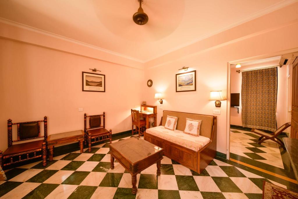 Family Room Deluxe Capacity 4