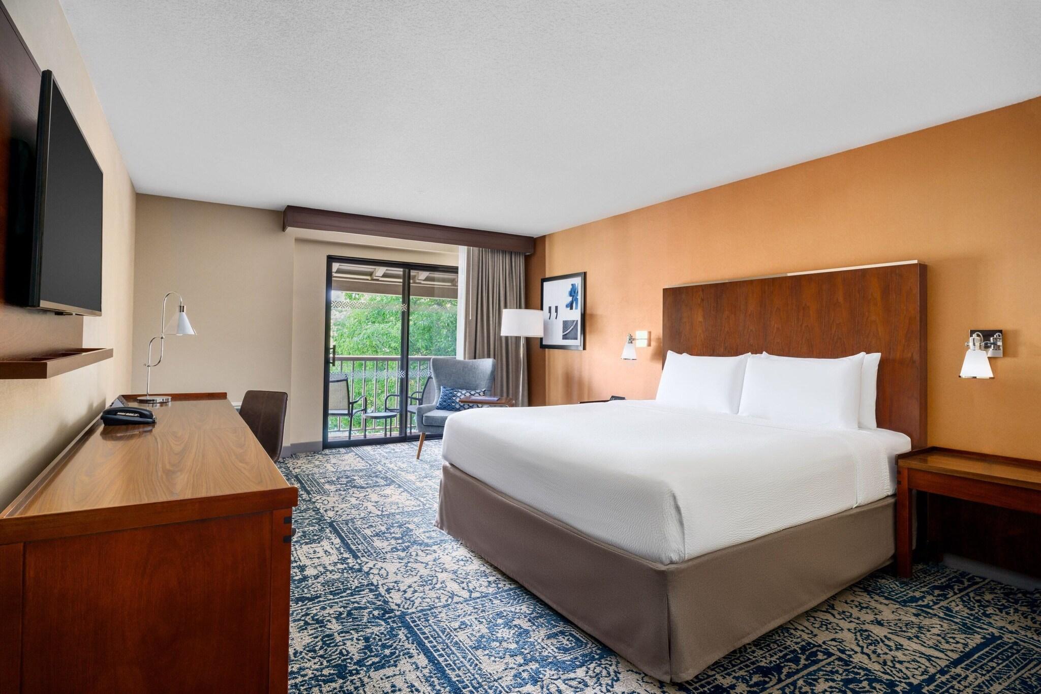 Double Deluxe King Bed