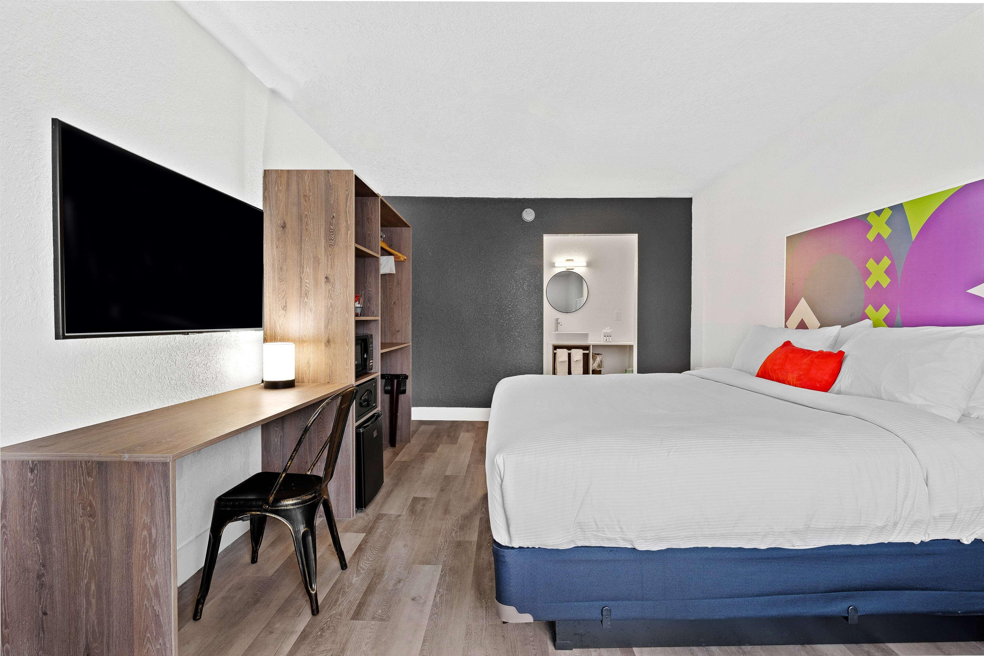 Double Accessible King Size Bed