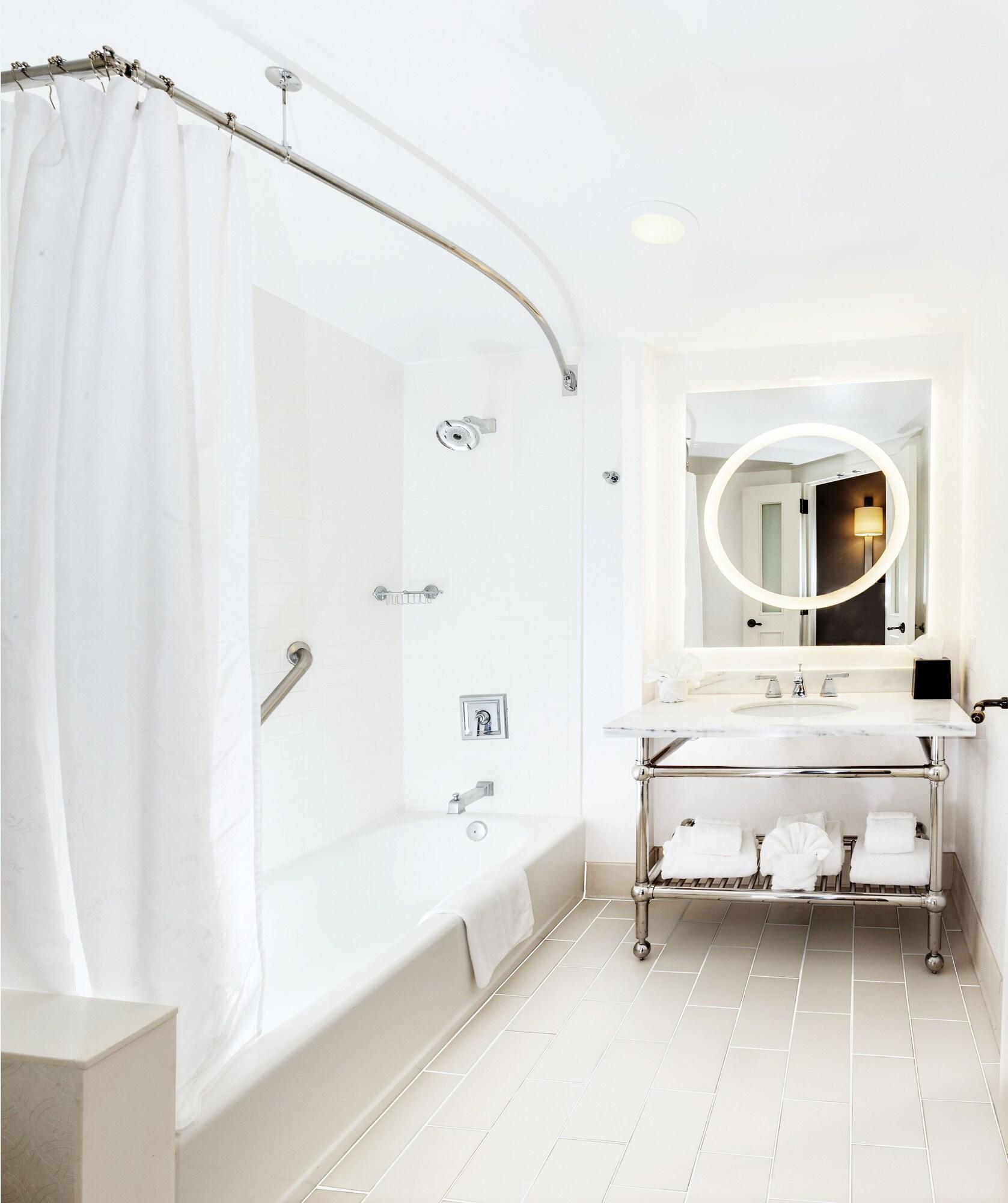 Double Club Two Queen Beds