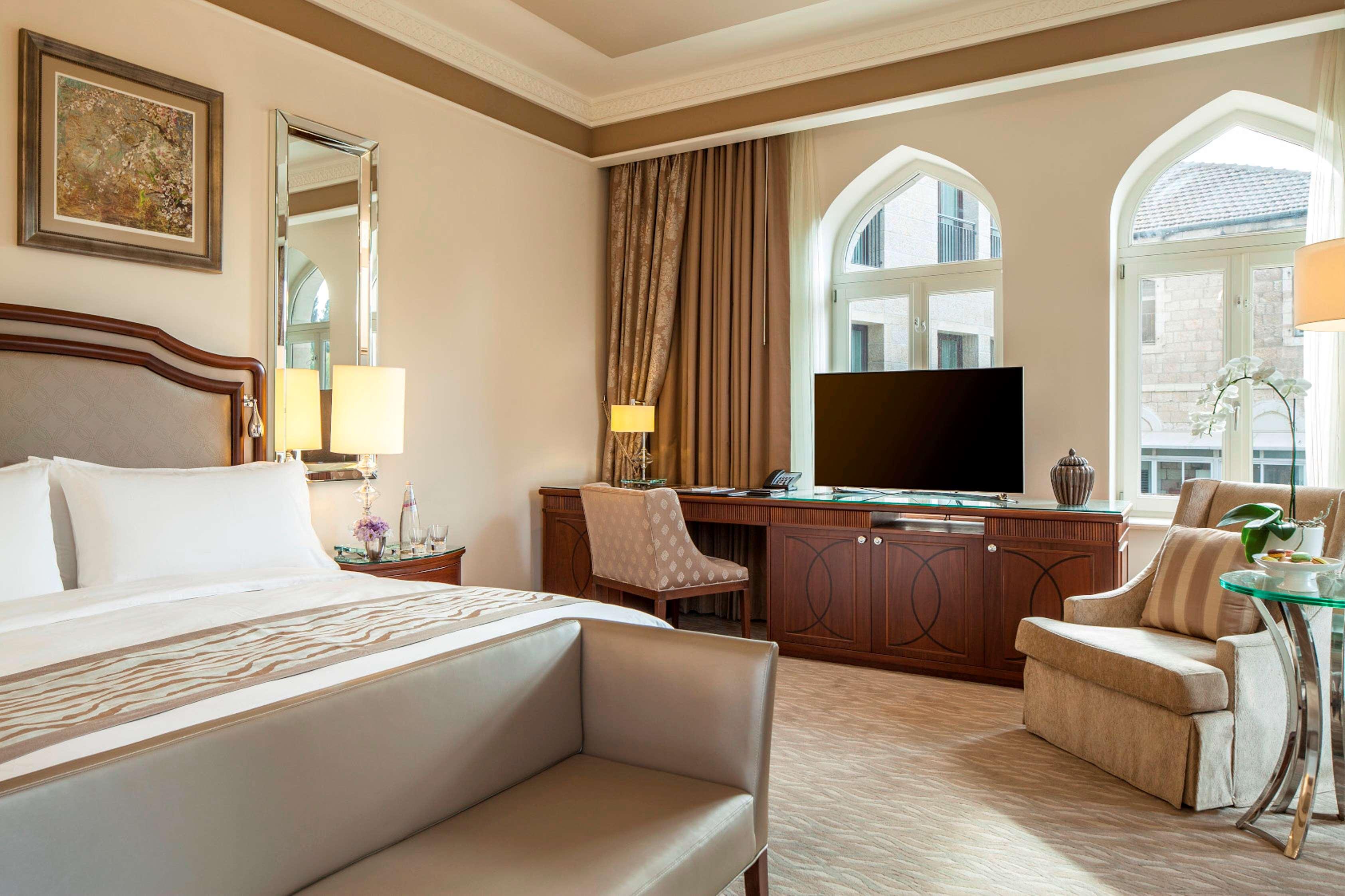 Junior Suite King Size Bed