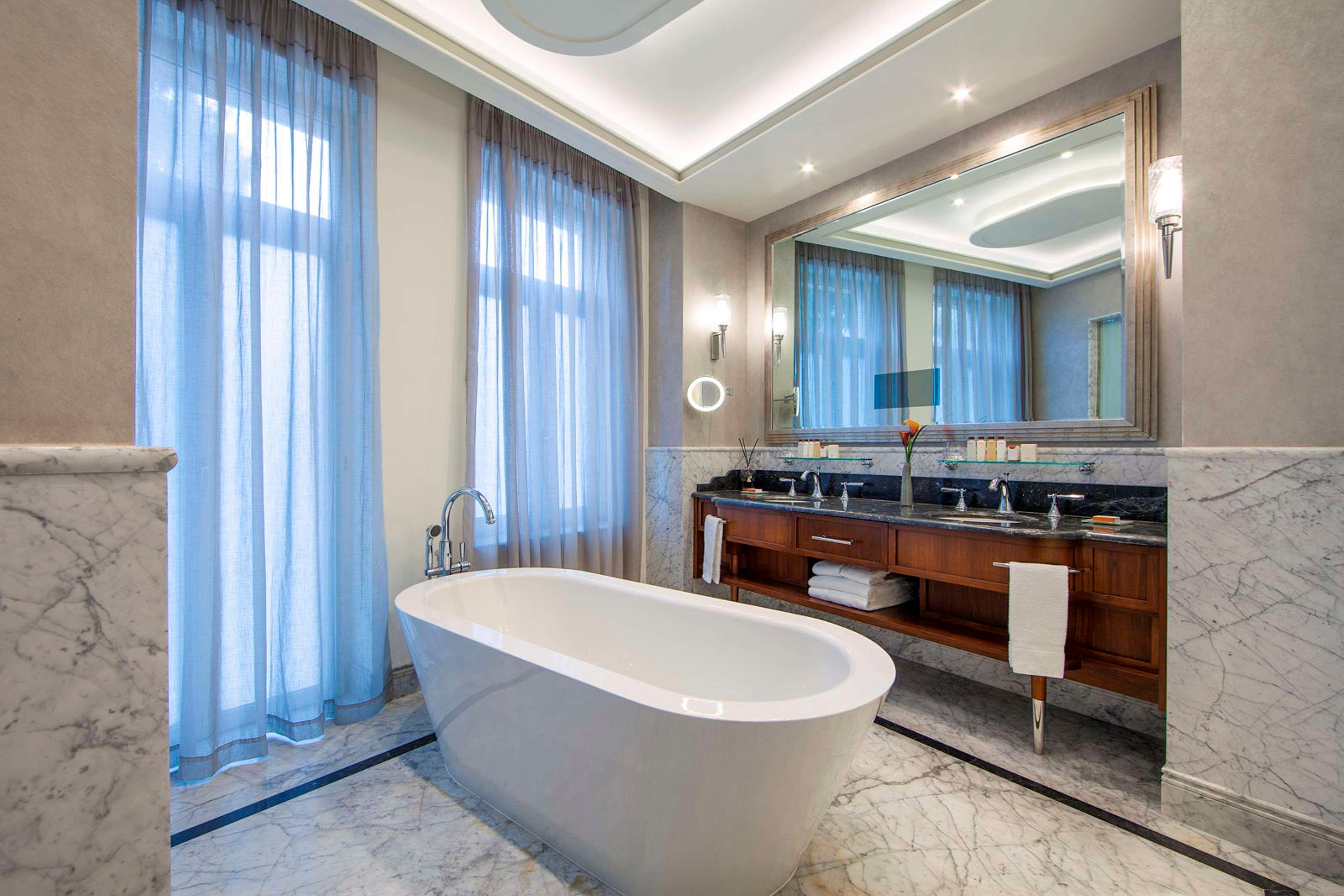 Suite King Bed One Bedroom 