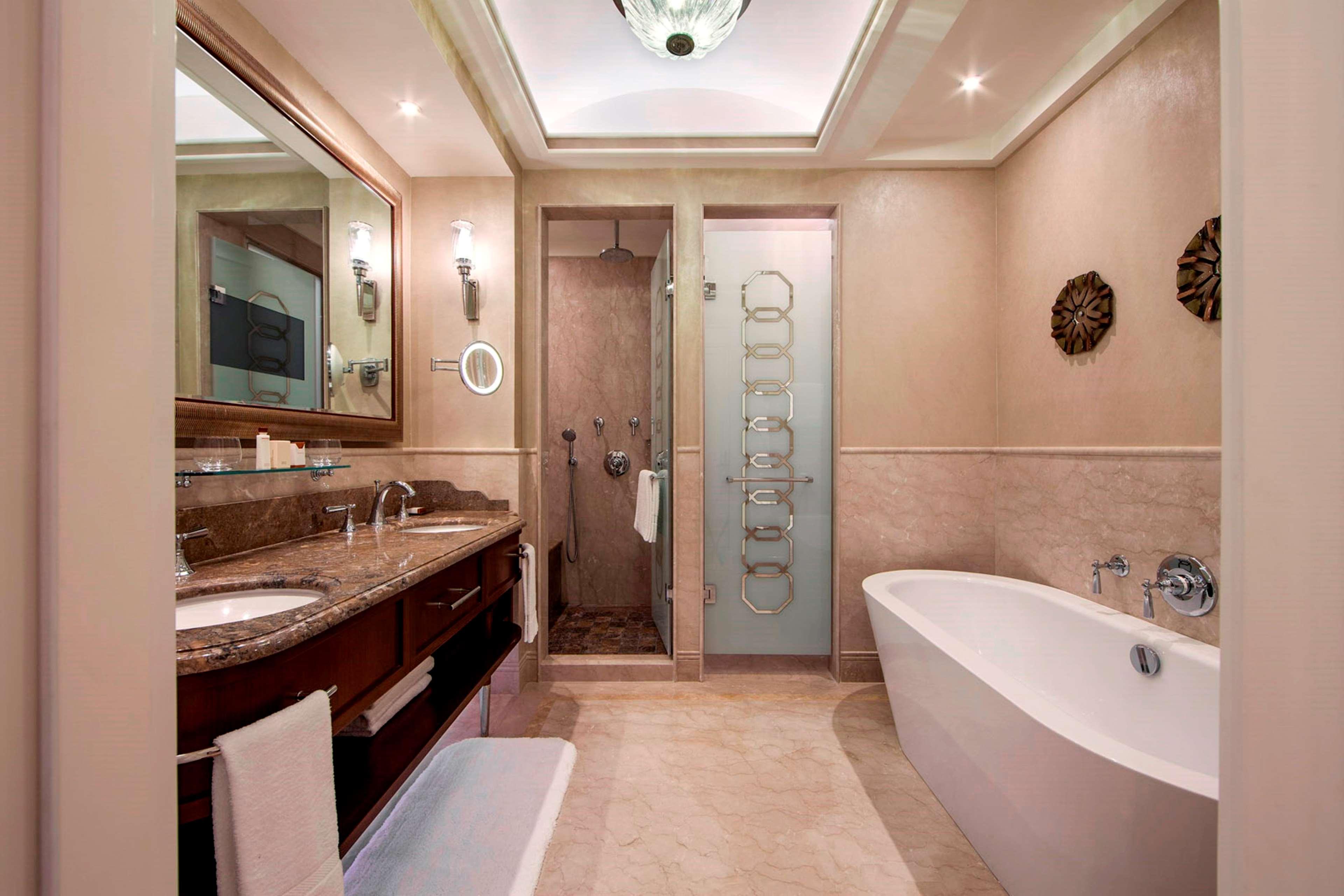 Junior Suite King Size Bed