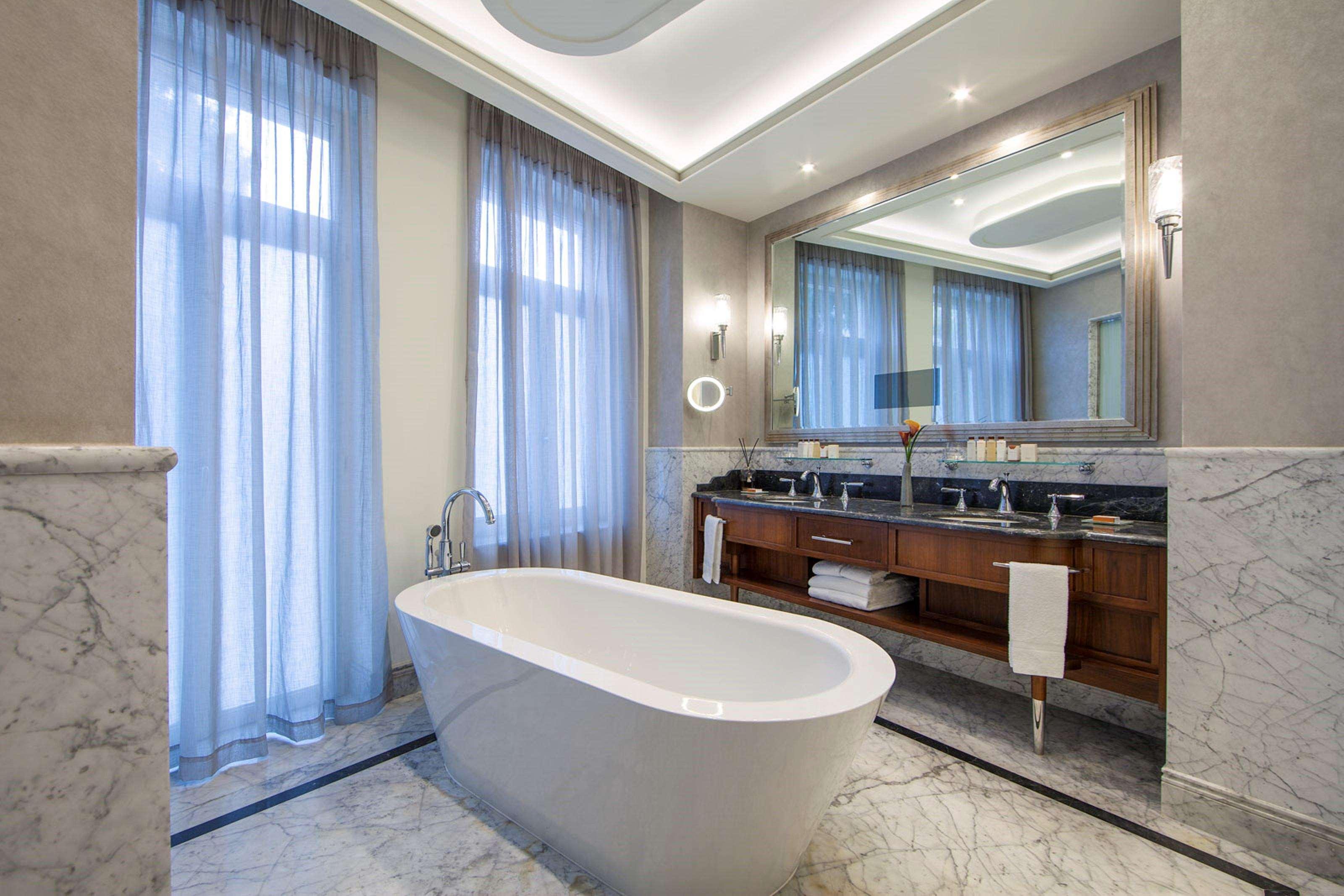 Suite King Bed One Bedroom 