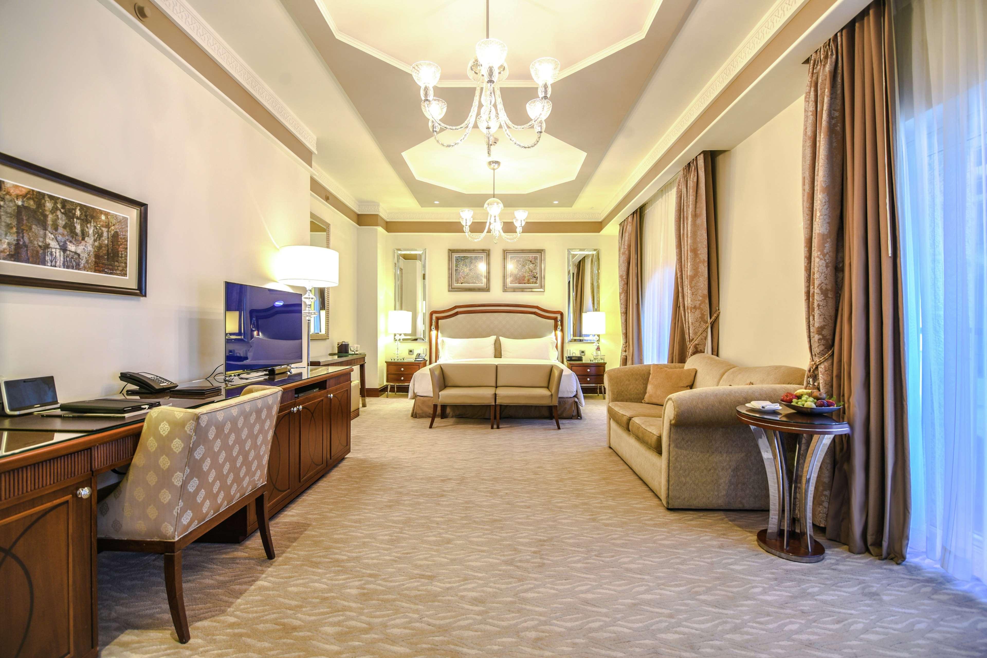 Studio King Size Bed