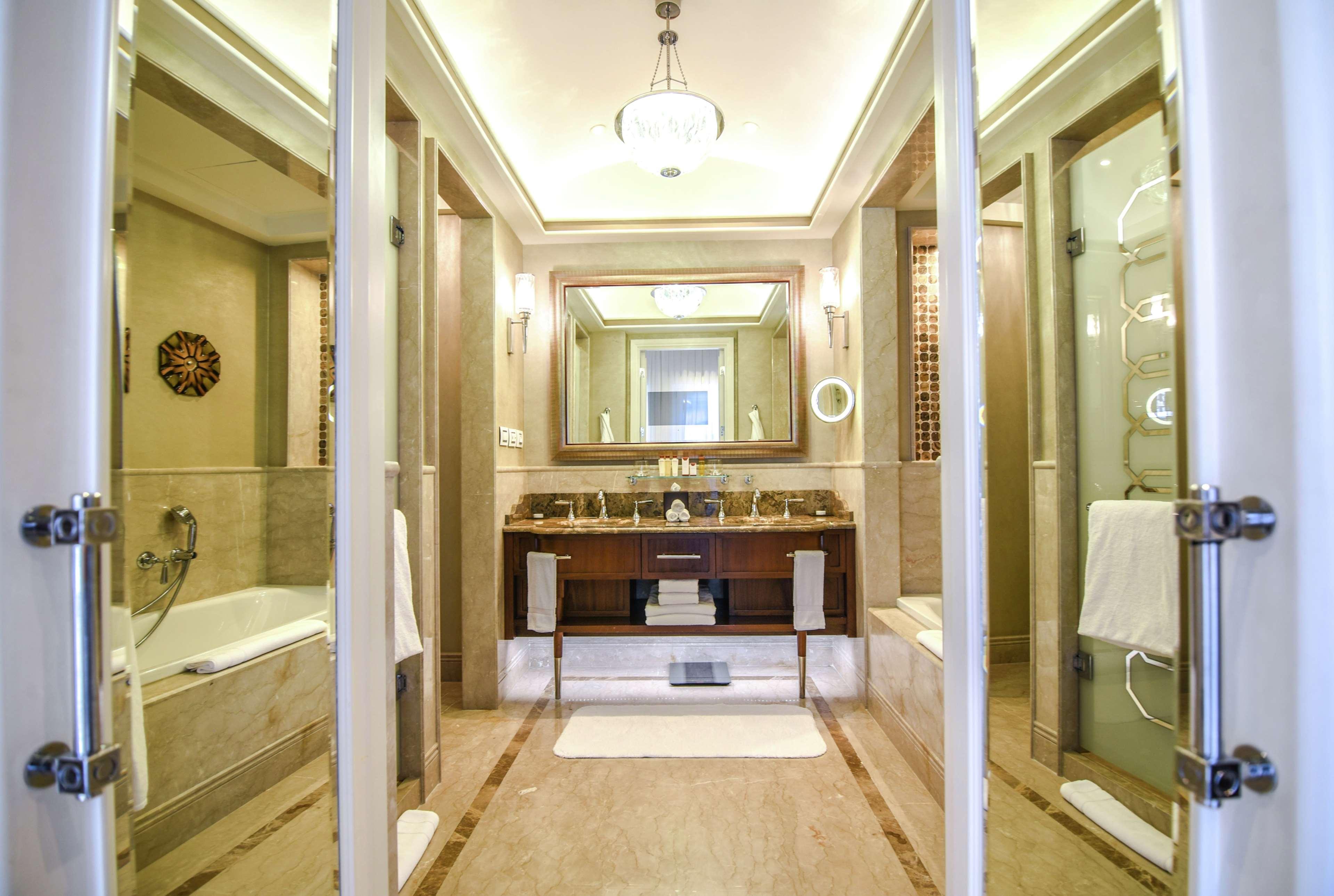 Studio King Size Bed