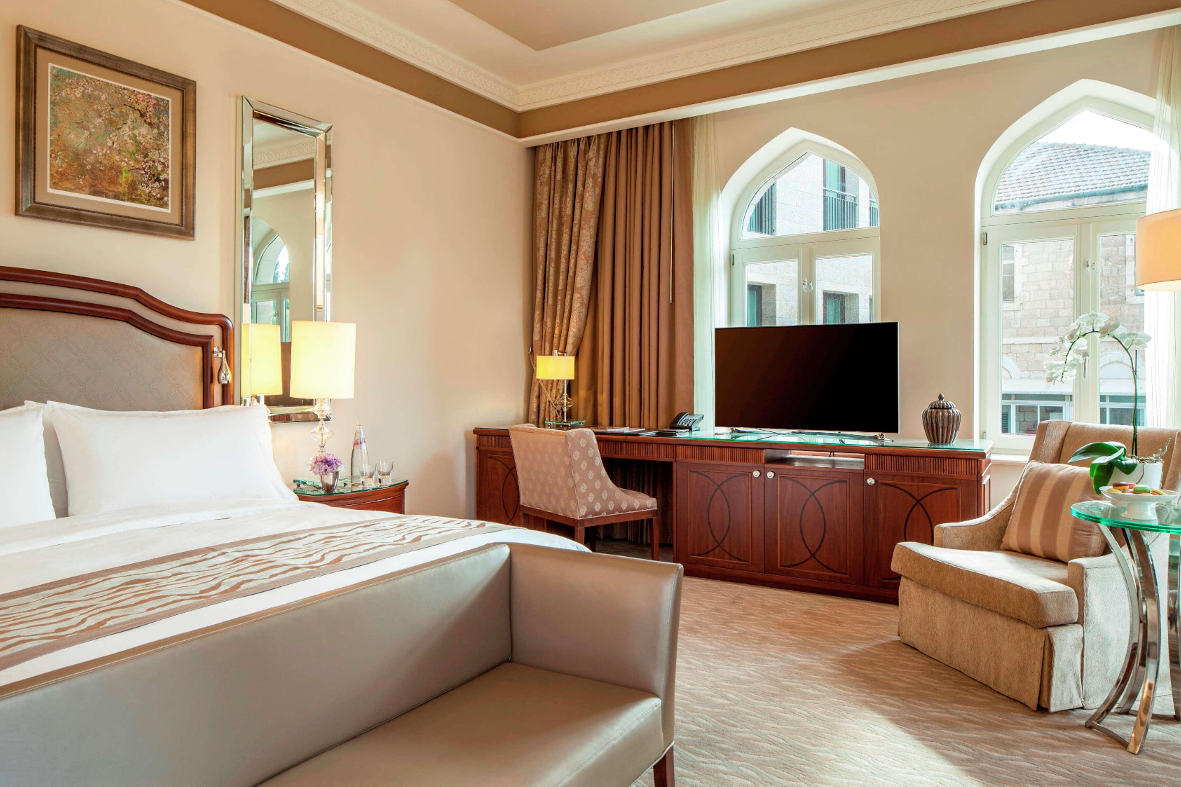 Junior Suite King Size Bed