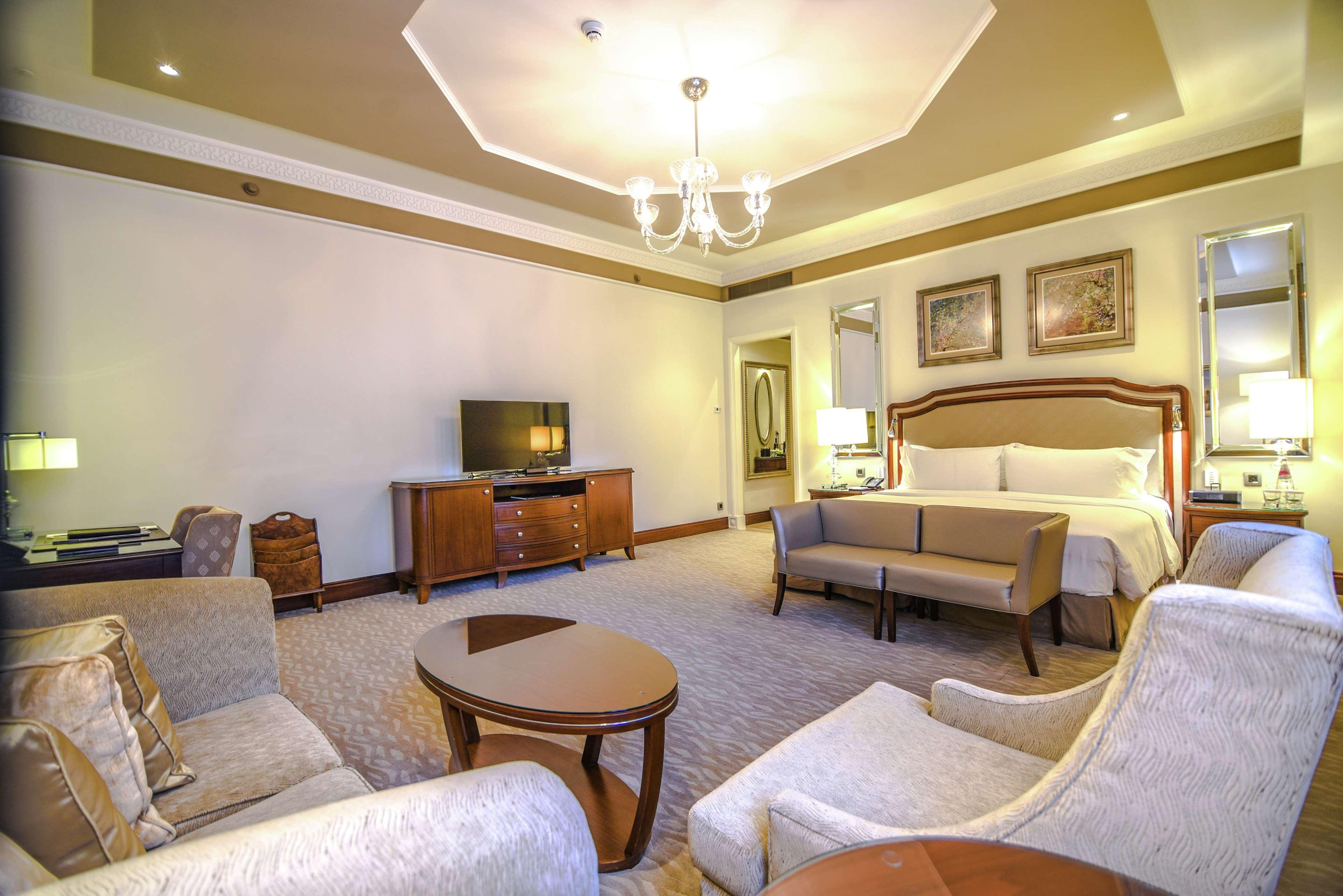 Junior Suite King Size Bed