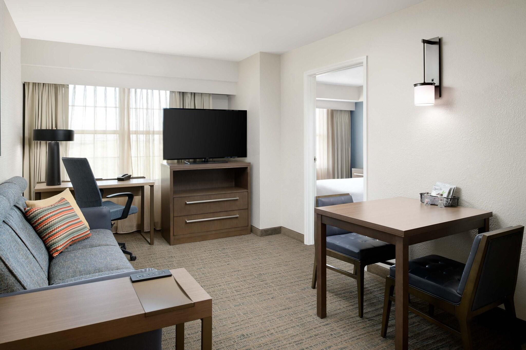 Suite King Size Bed
