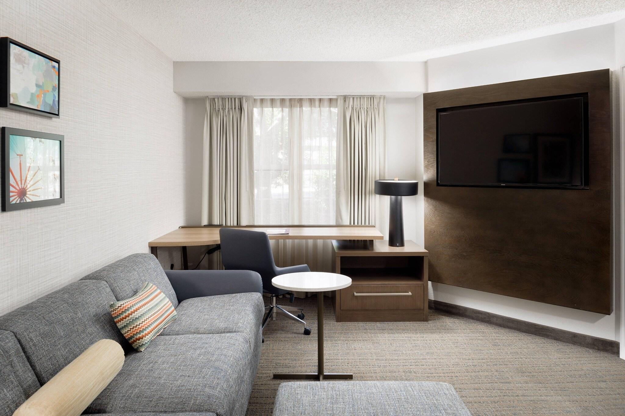 Suite King Size Bed