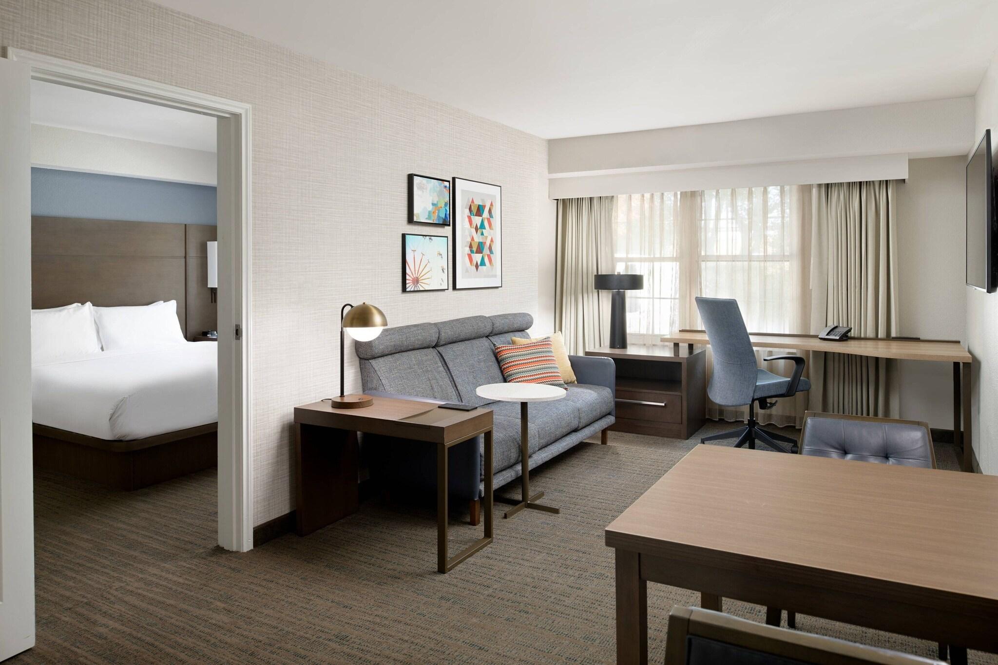 Suite King Size Bed