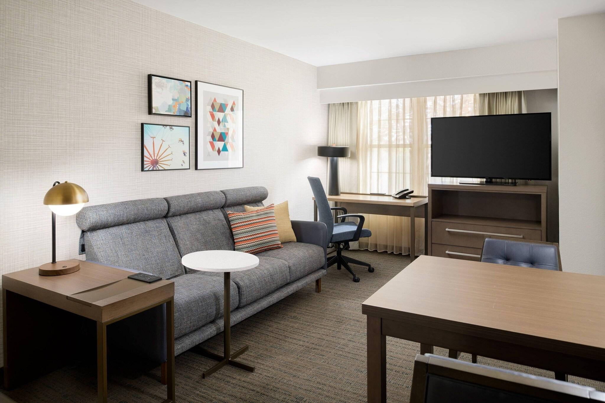 Suite King Size Bed