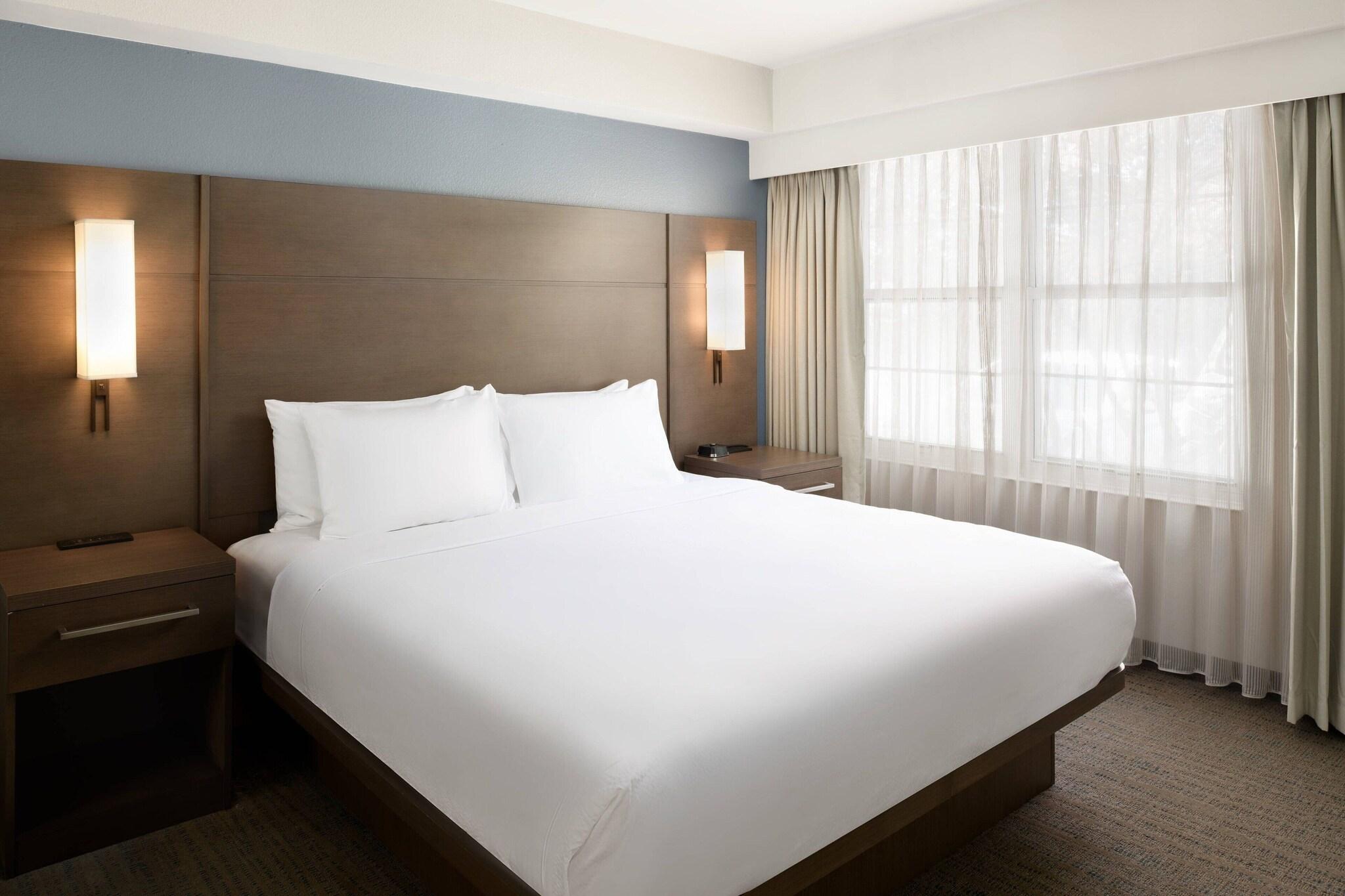 Suite King Bed Two Bedrooms