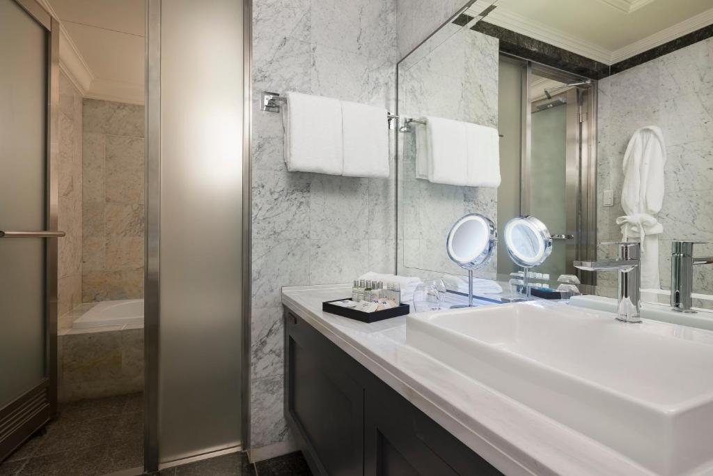 Twin Deluxe with Balcony