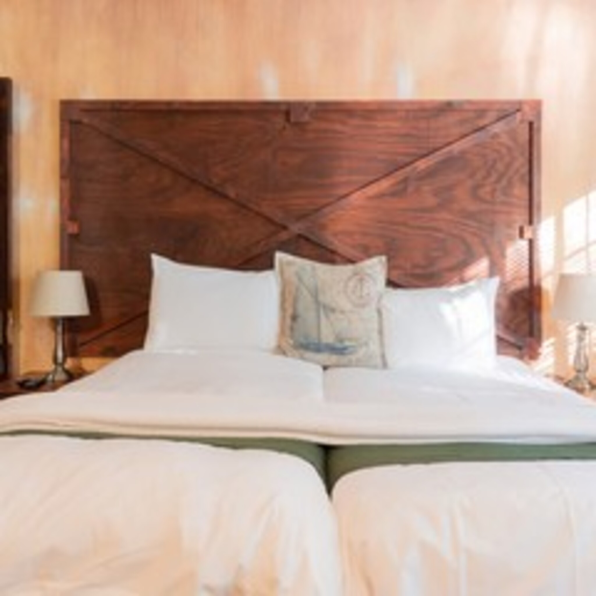 Room Deluxe Capacity 2