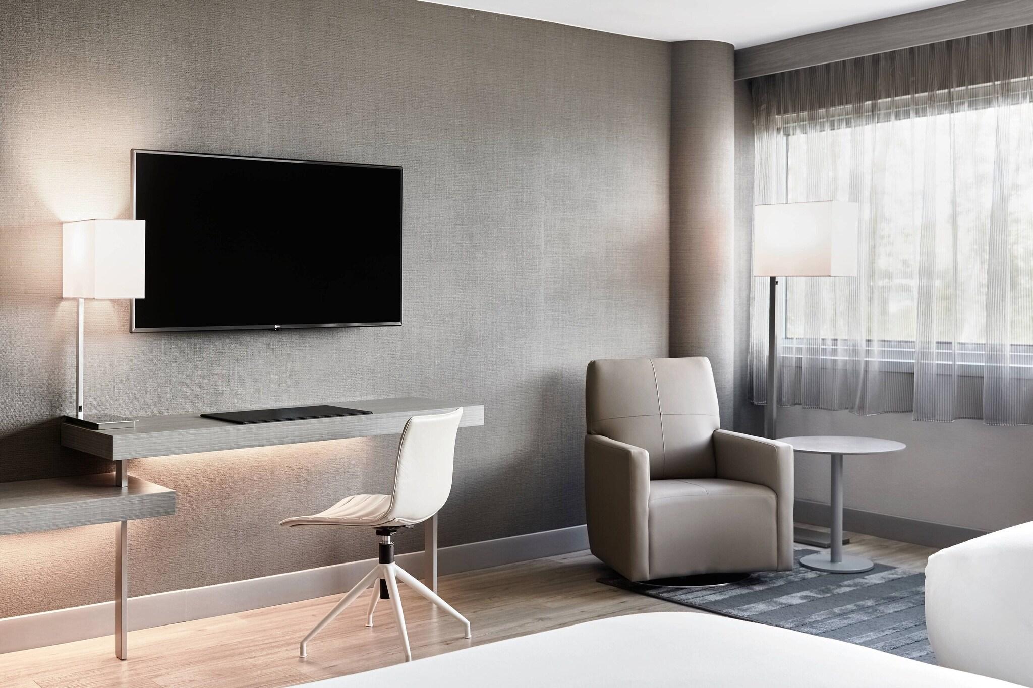 Double City View King Bed