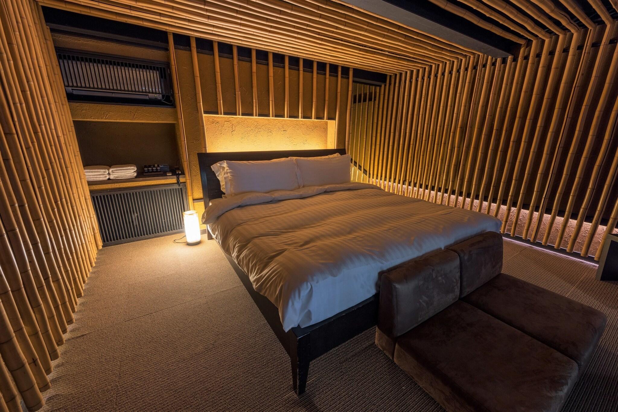 Suite King Bed Smoking