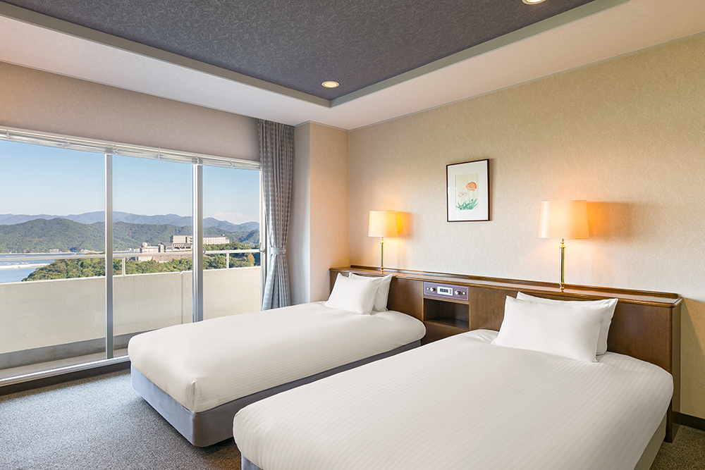 Quadruple Japanese Room with Views