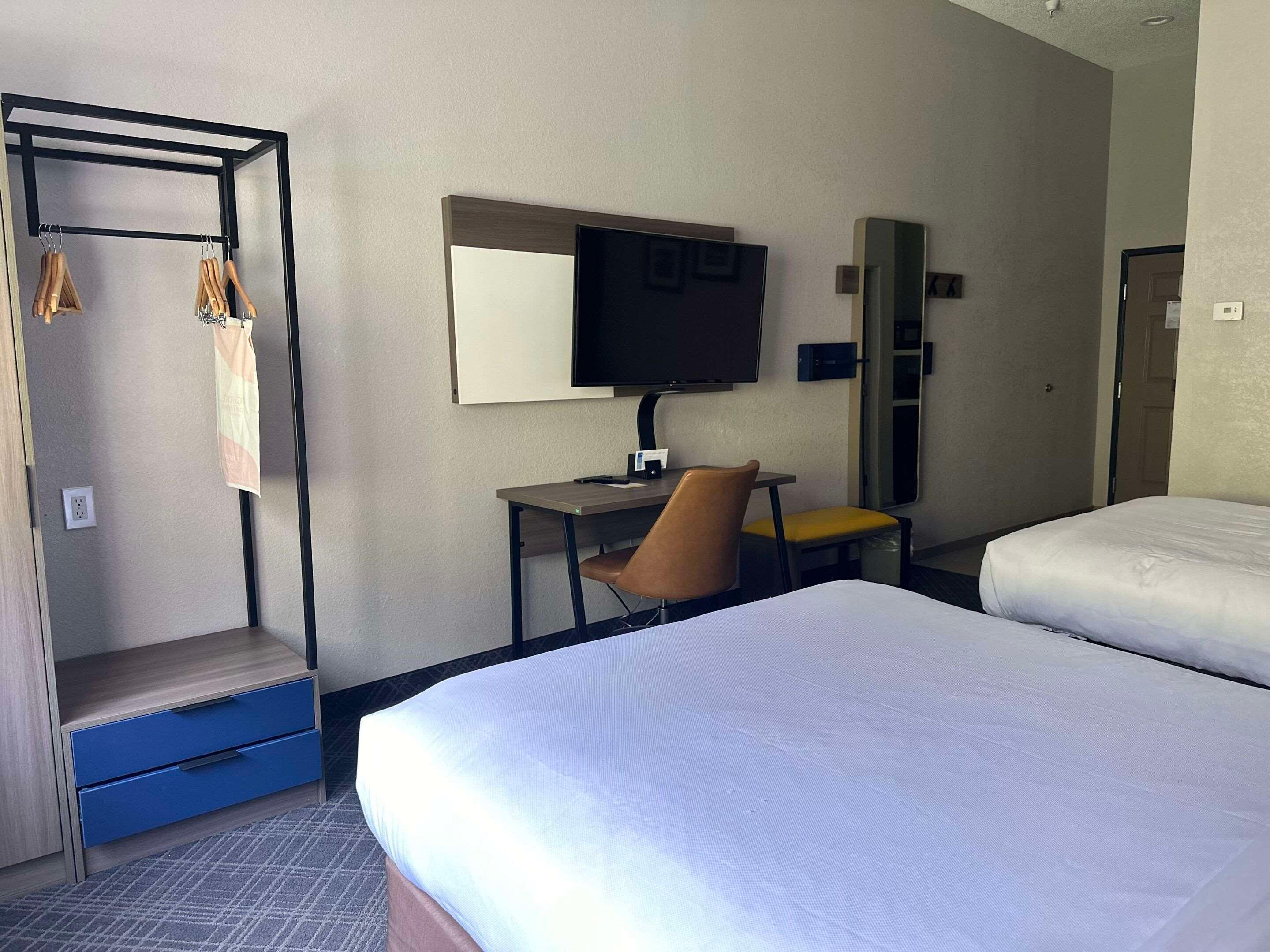 Double Two Queen Beds Non Smoking