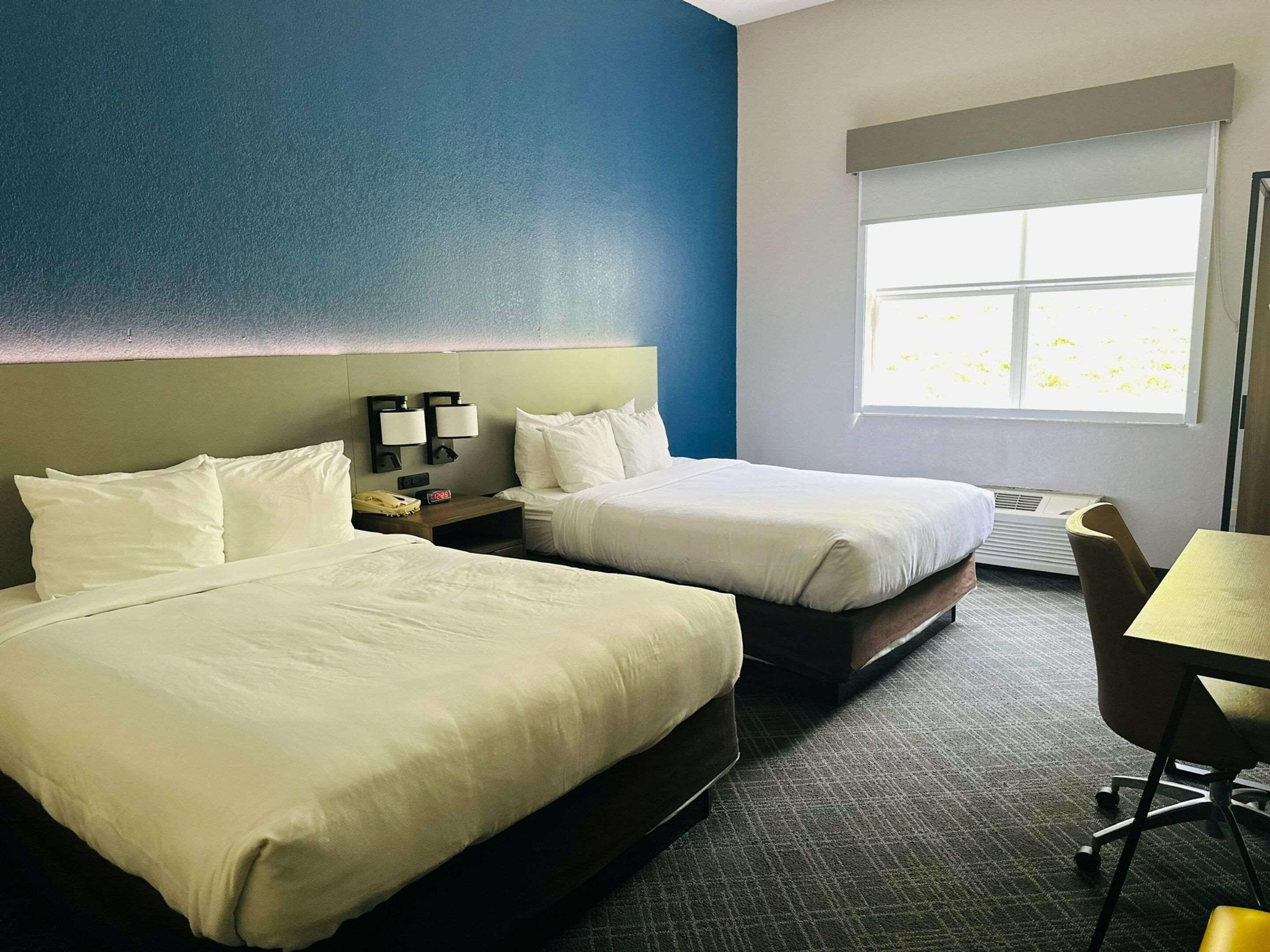 Suite Two Queen Beds Non Smoking