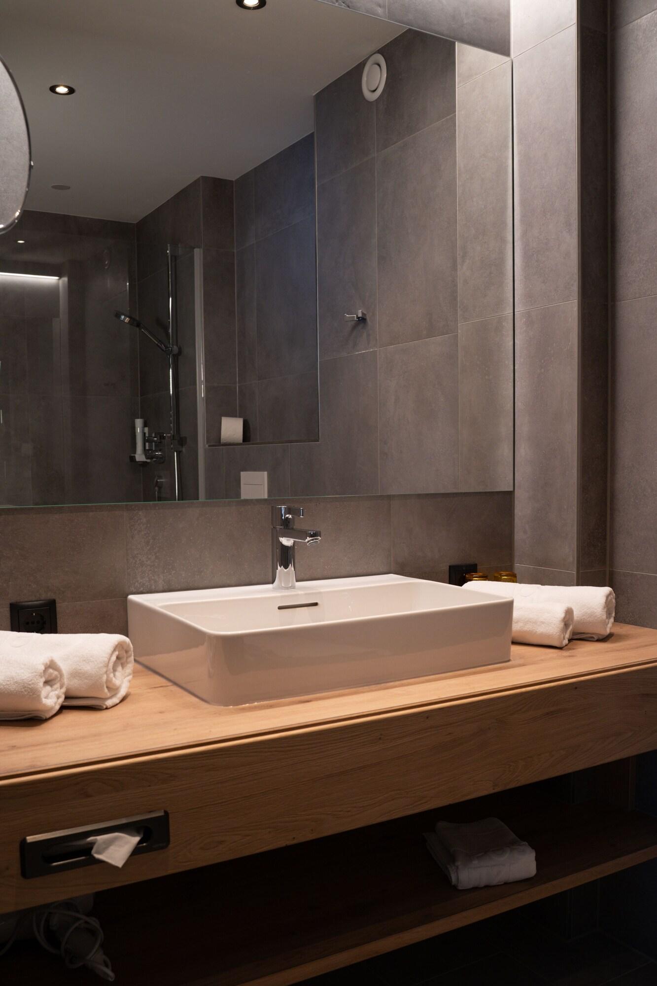 Double Queen Size Bed