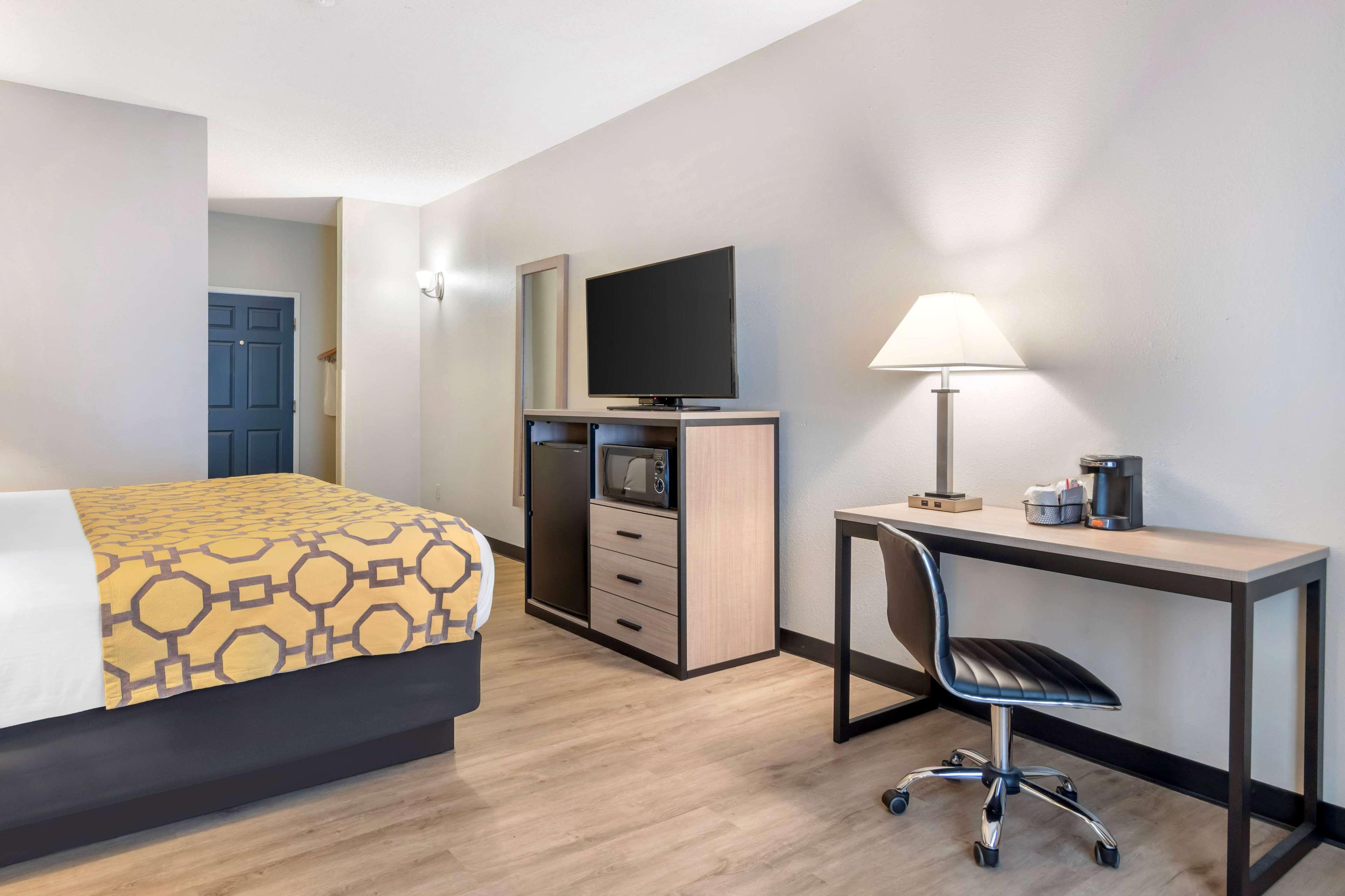 Double King Bed Non Smoking