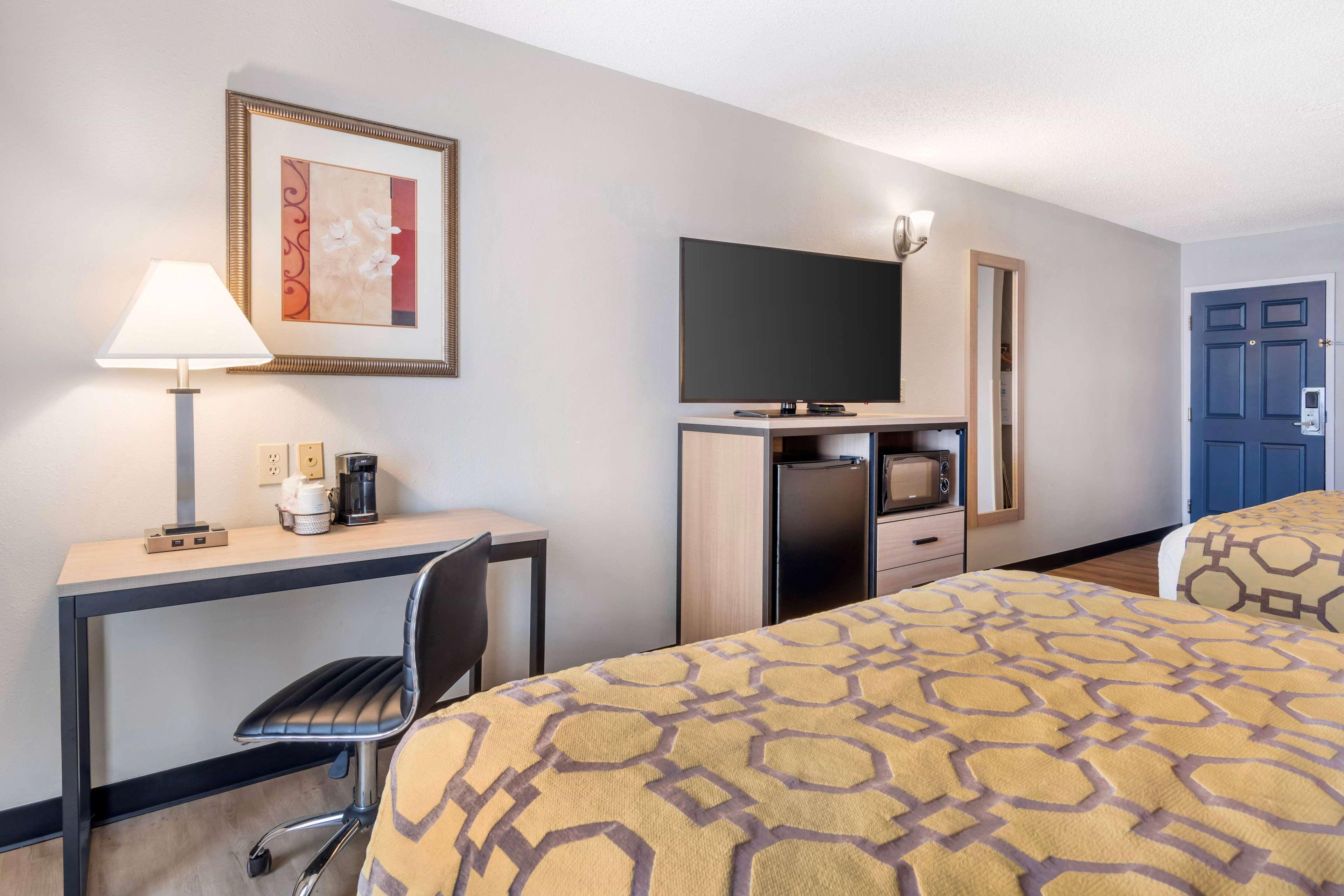 Quadruple Two Queen Beds