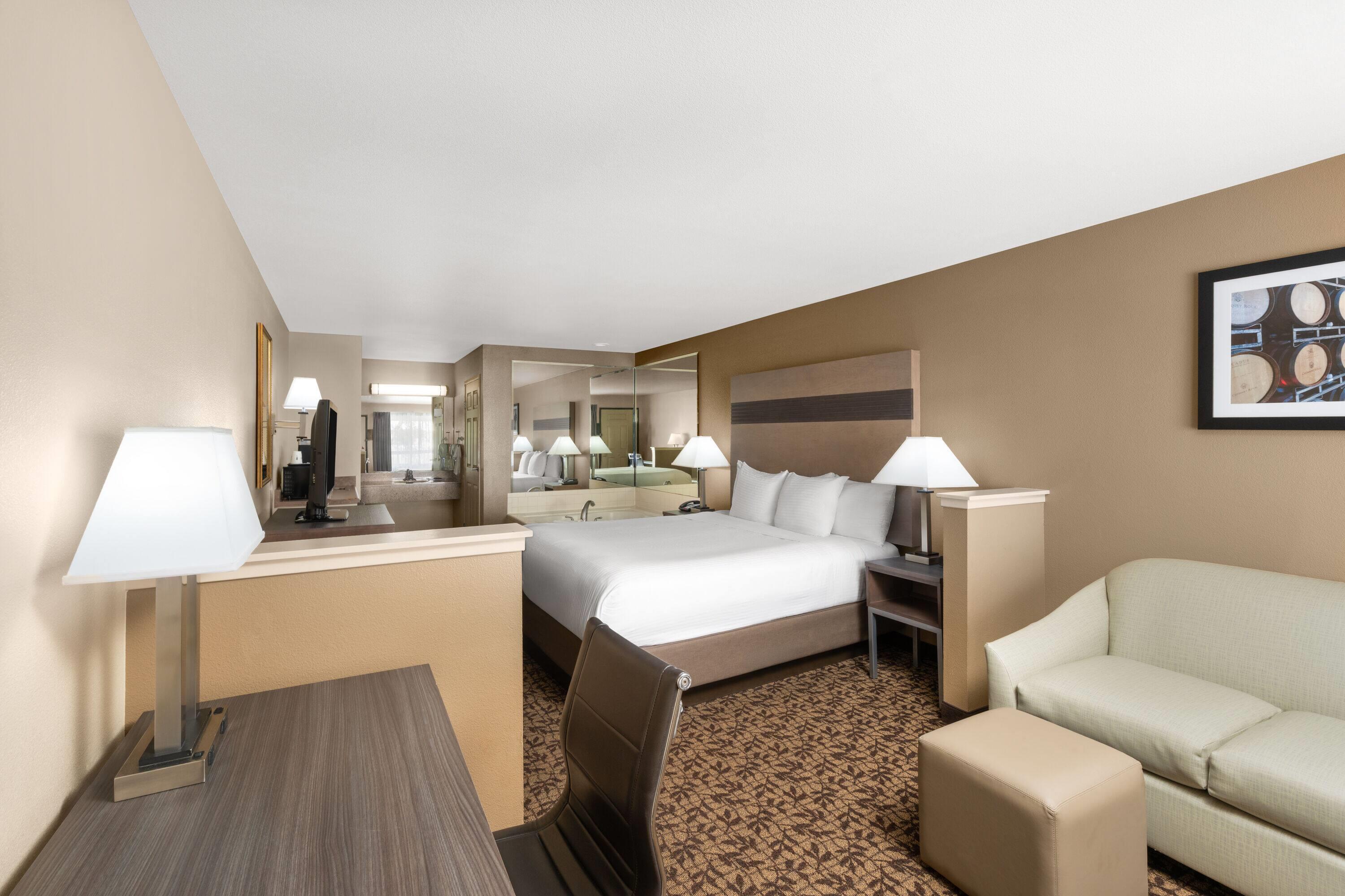 Suite Deluxe King Bed