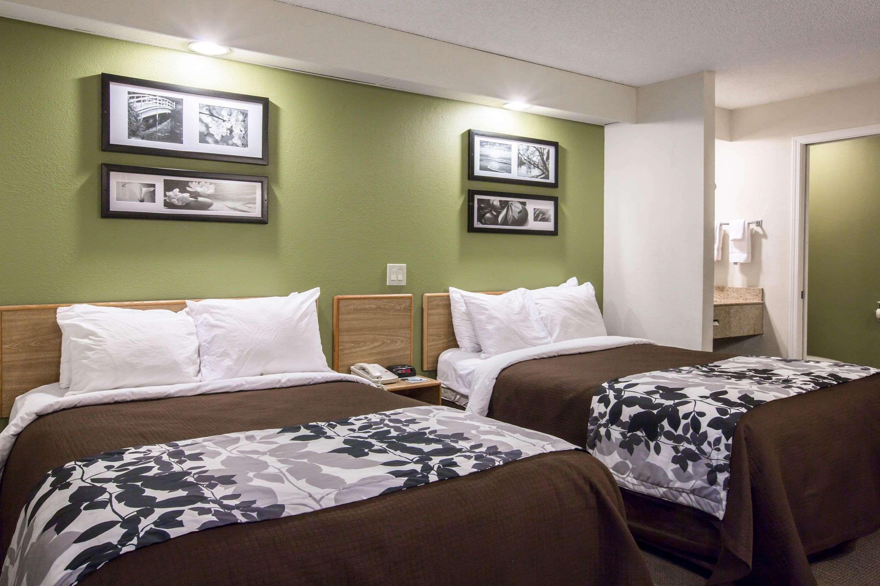 Quadruple Two Double Beds Non Smoking