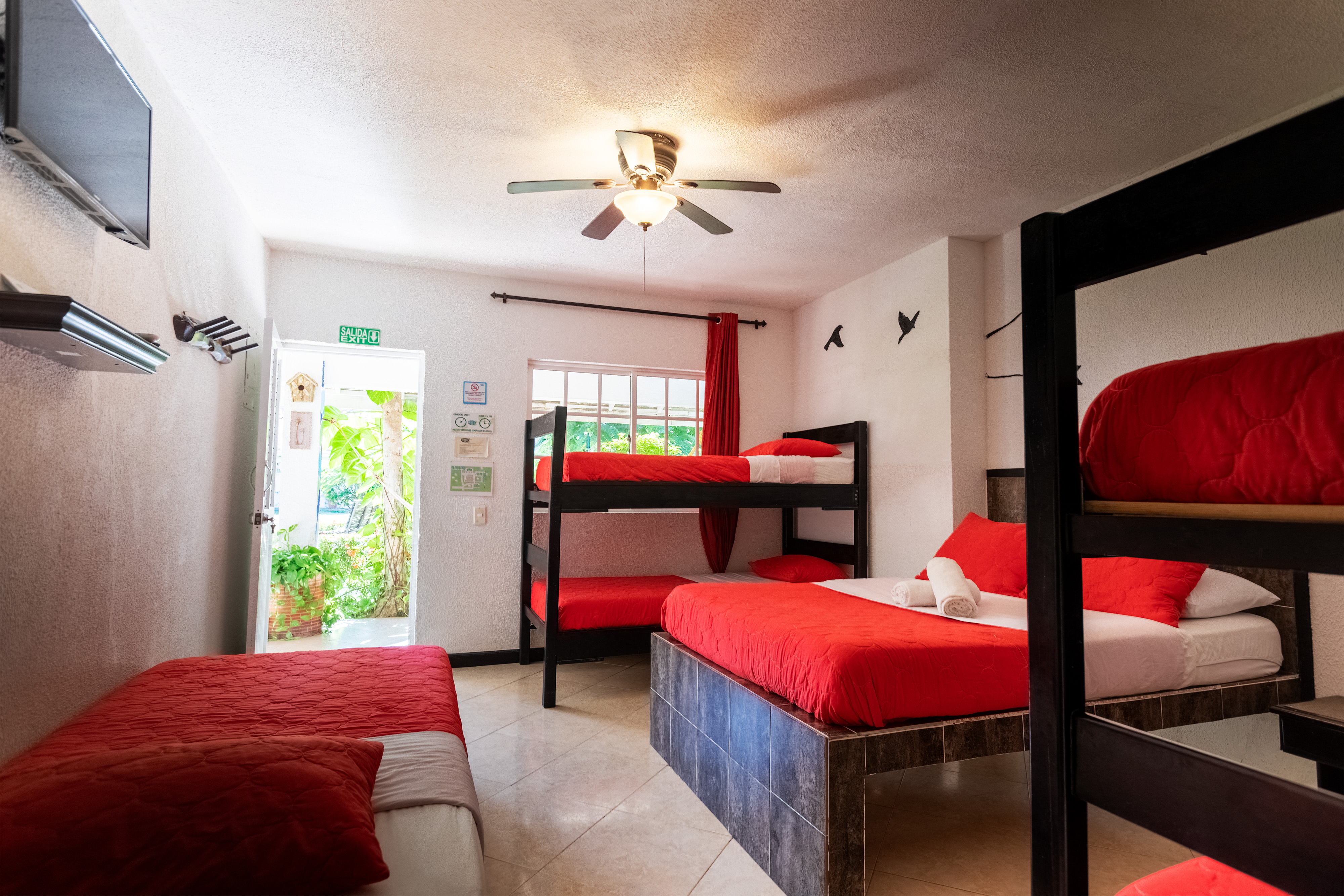 Family Room Capacity 6