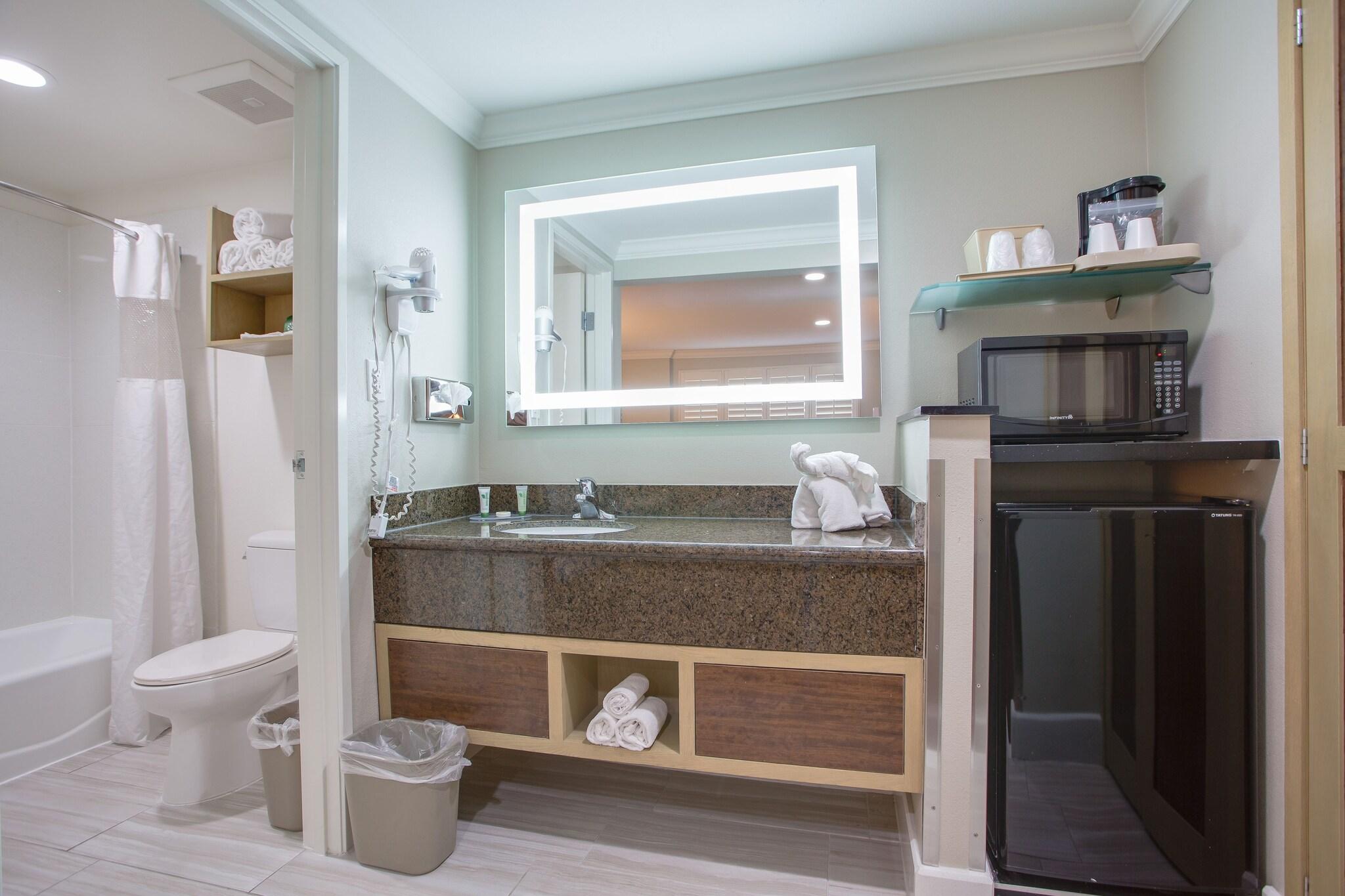 Double Deluxe Two Queen Beds