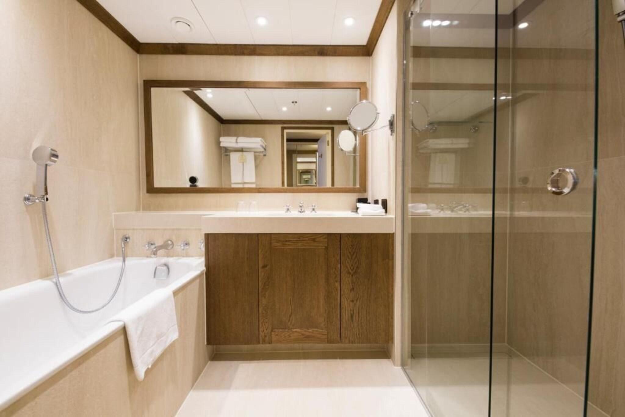 Suite Sea View King Bed