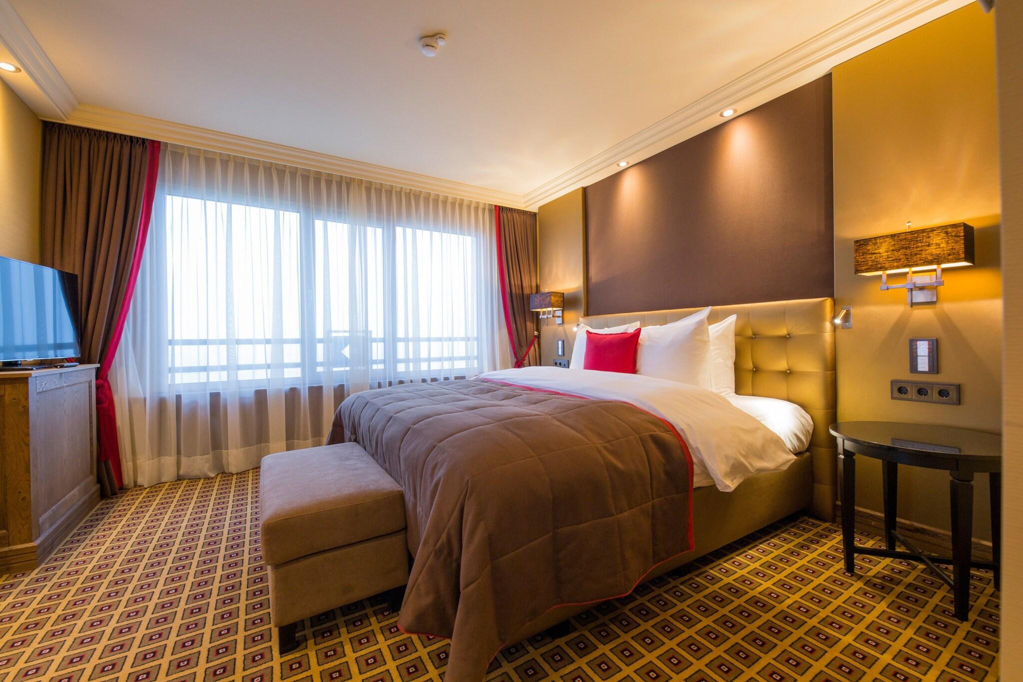 Suite Sea View King Bed