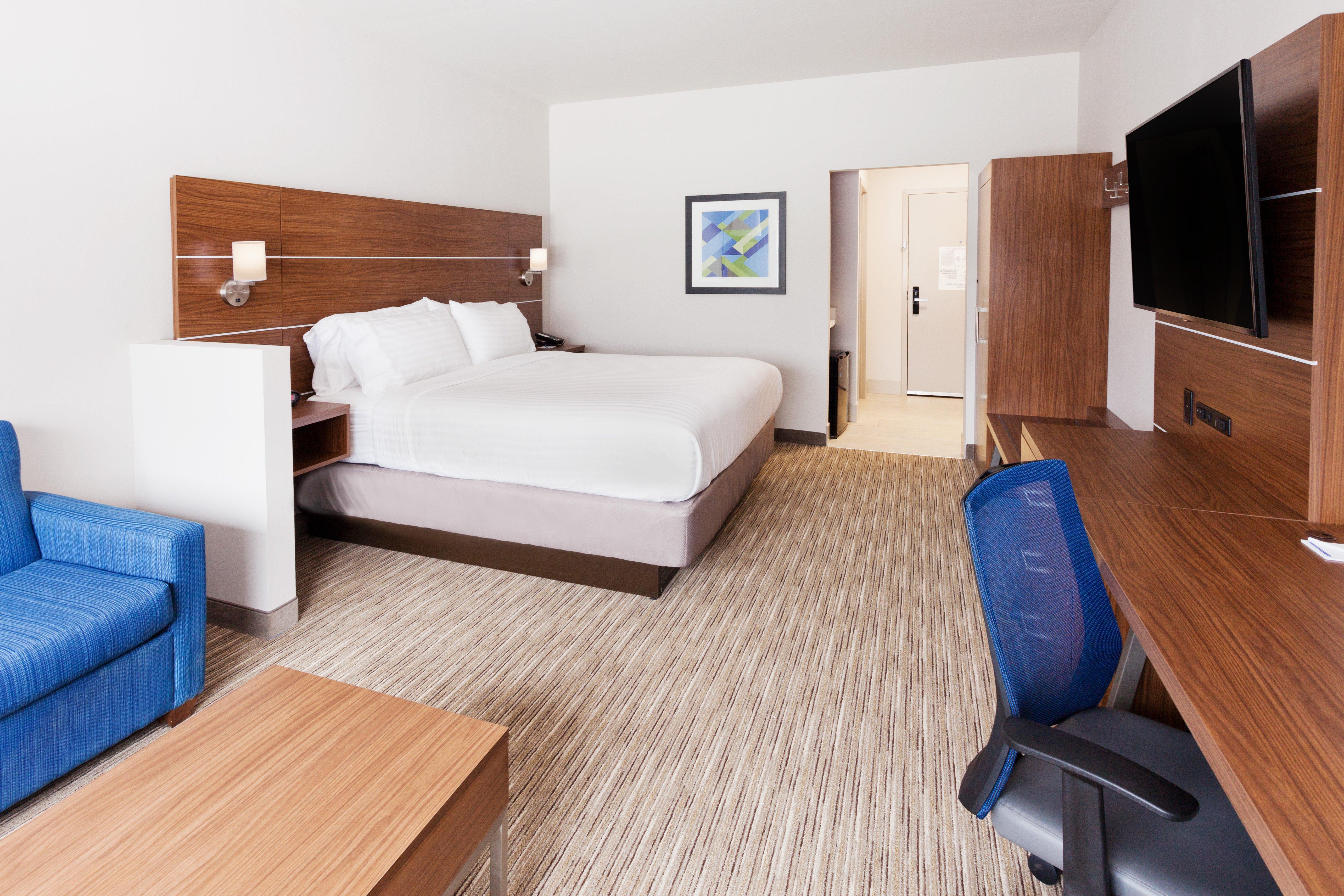 Suite Accessible King Size Bed