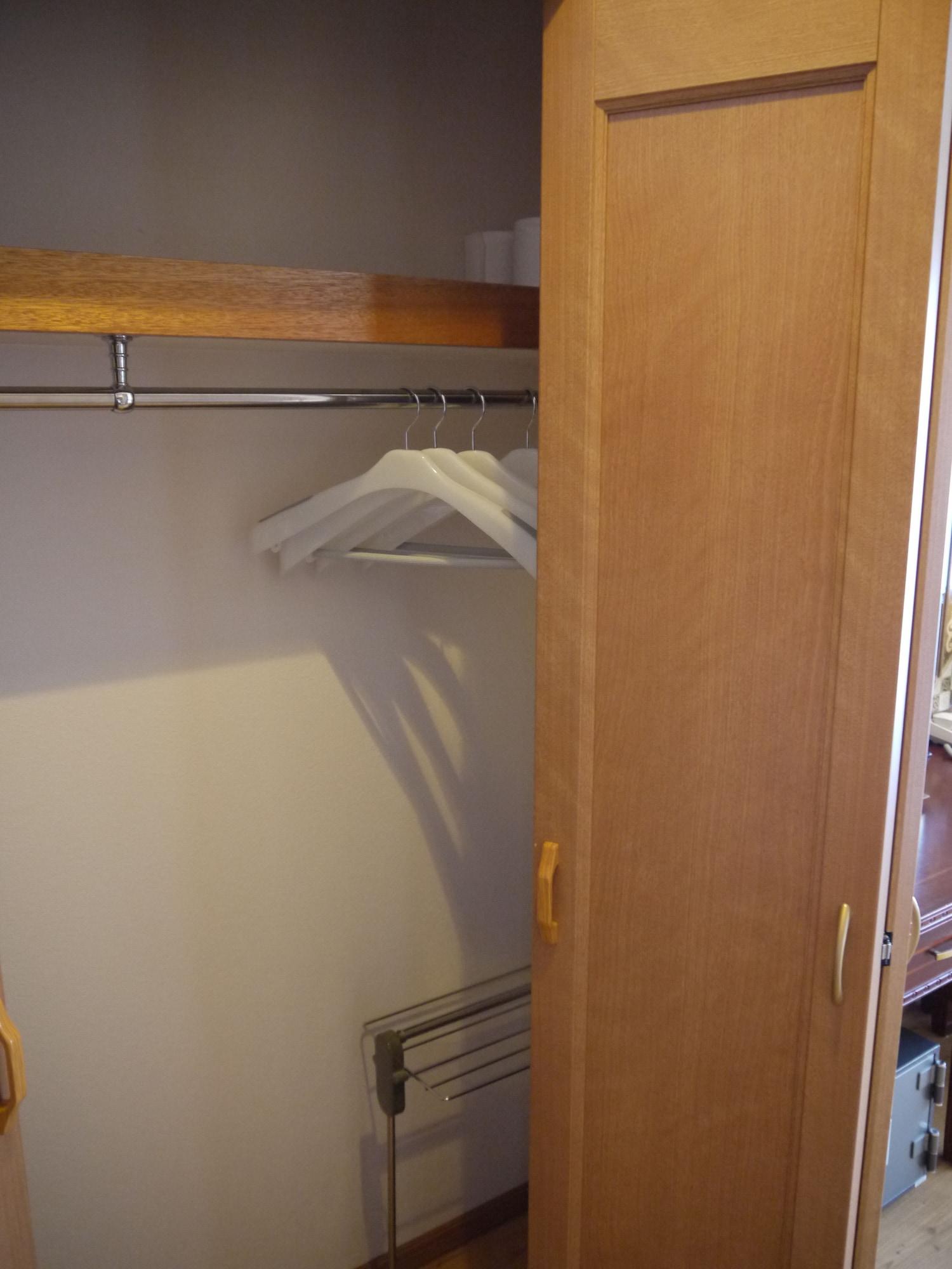 Twin Deluxe Two Beds